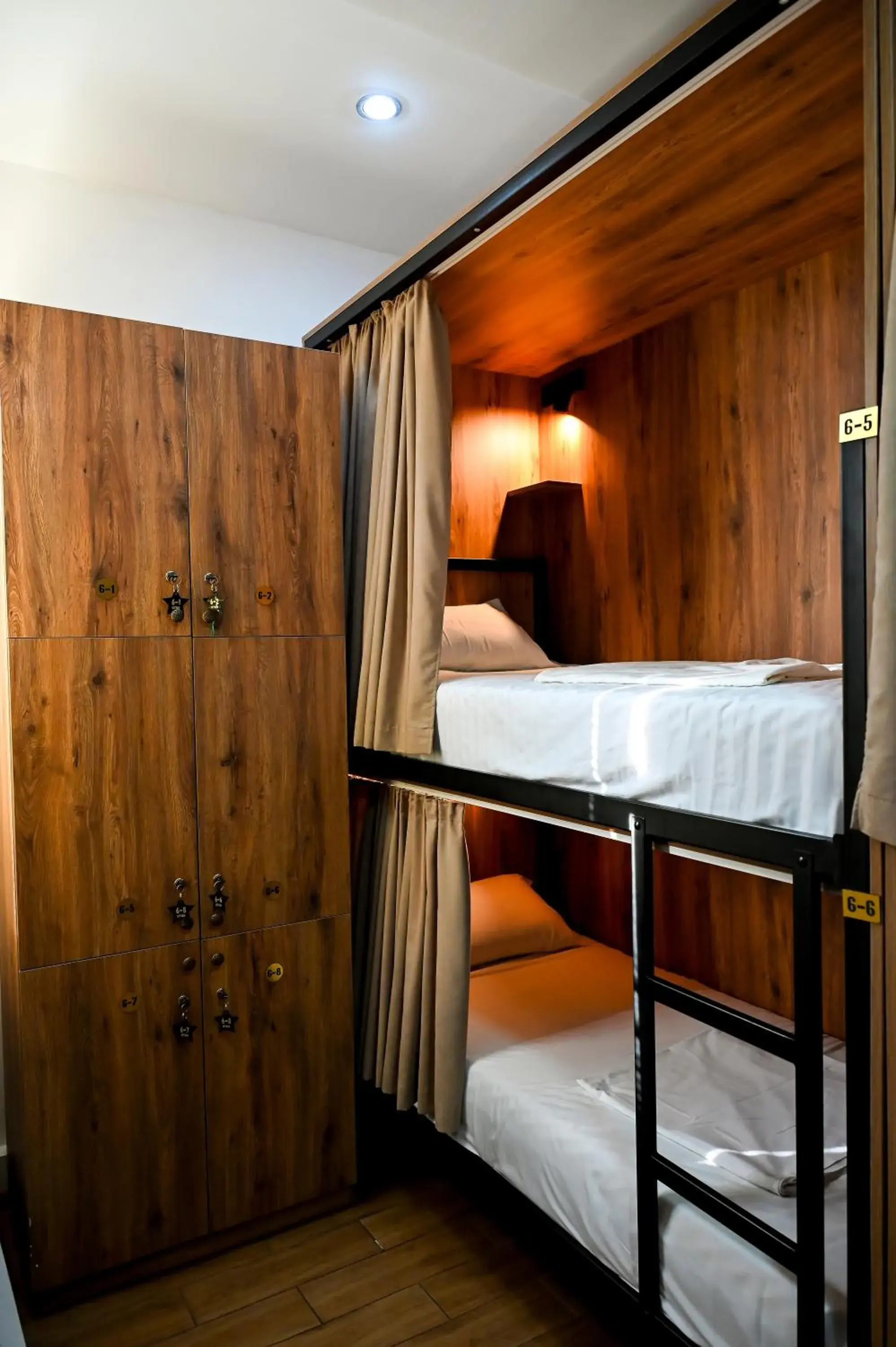 Bed in 6-Bed Mixed Dormitory Room in StarHostel Bed in 6-Bed Mixed Dormitory Room in StarHostel