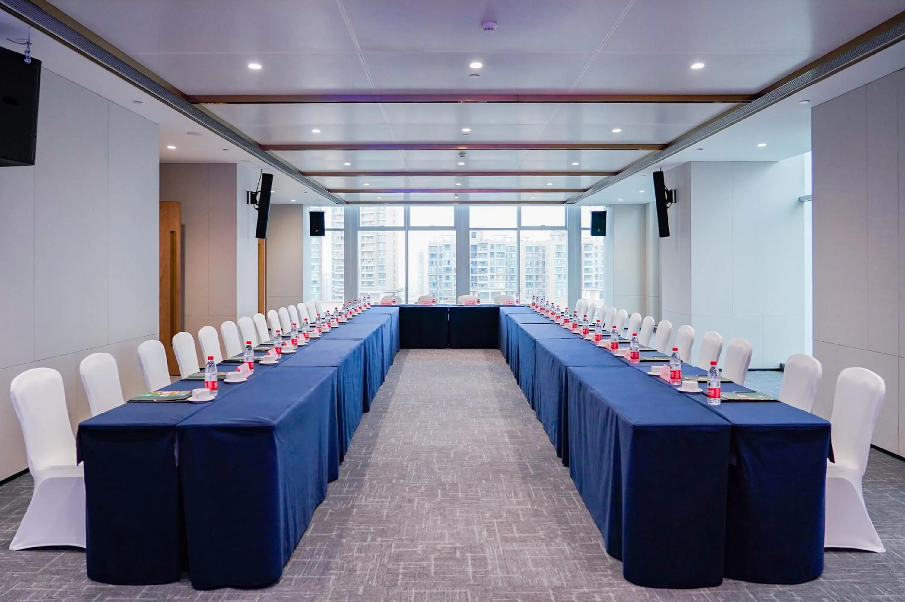 Meeting/conference room in Shan Zhi Ye Serviced Apartment Hotel - Houjie Wanda Plaza Liaoxia Subway Station