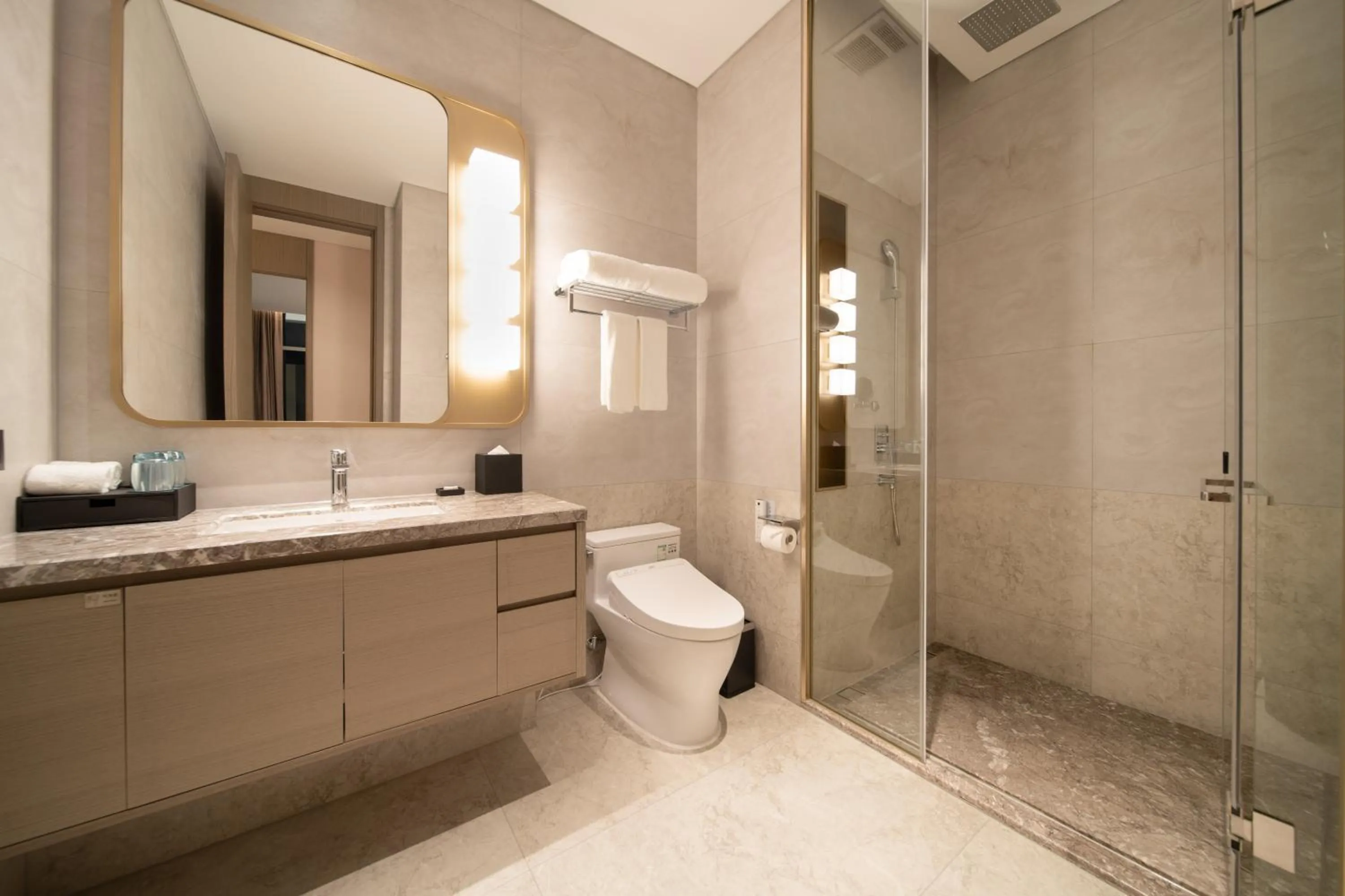 Toilet in Shan Zhi Ye Serviced Apartment Hotel - Houjie Wanda Plaza Liaoxia Subway Station