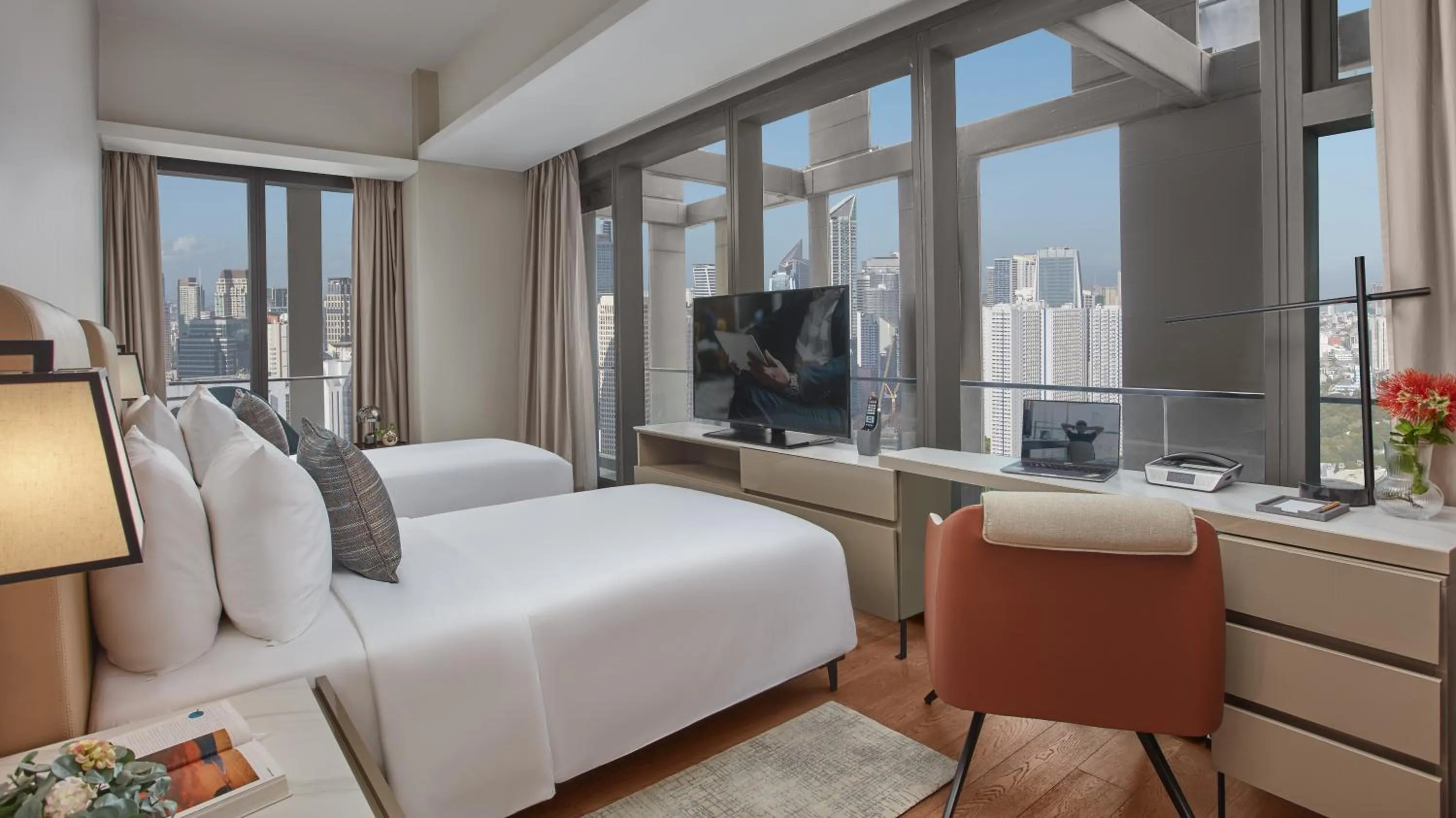 View (from property/room), Bed in Oakwood Makati Avenue