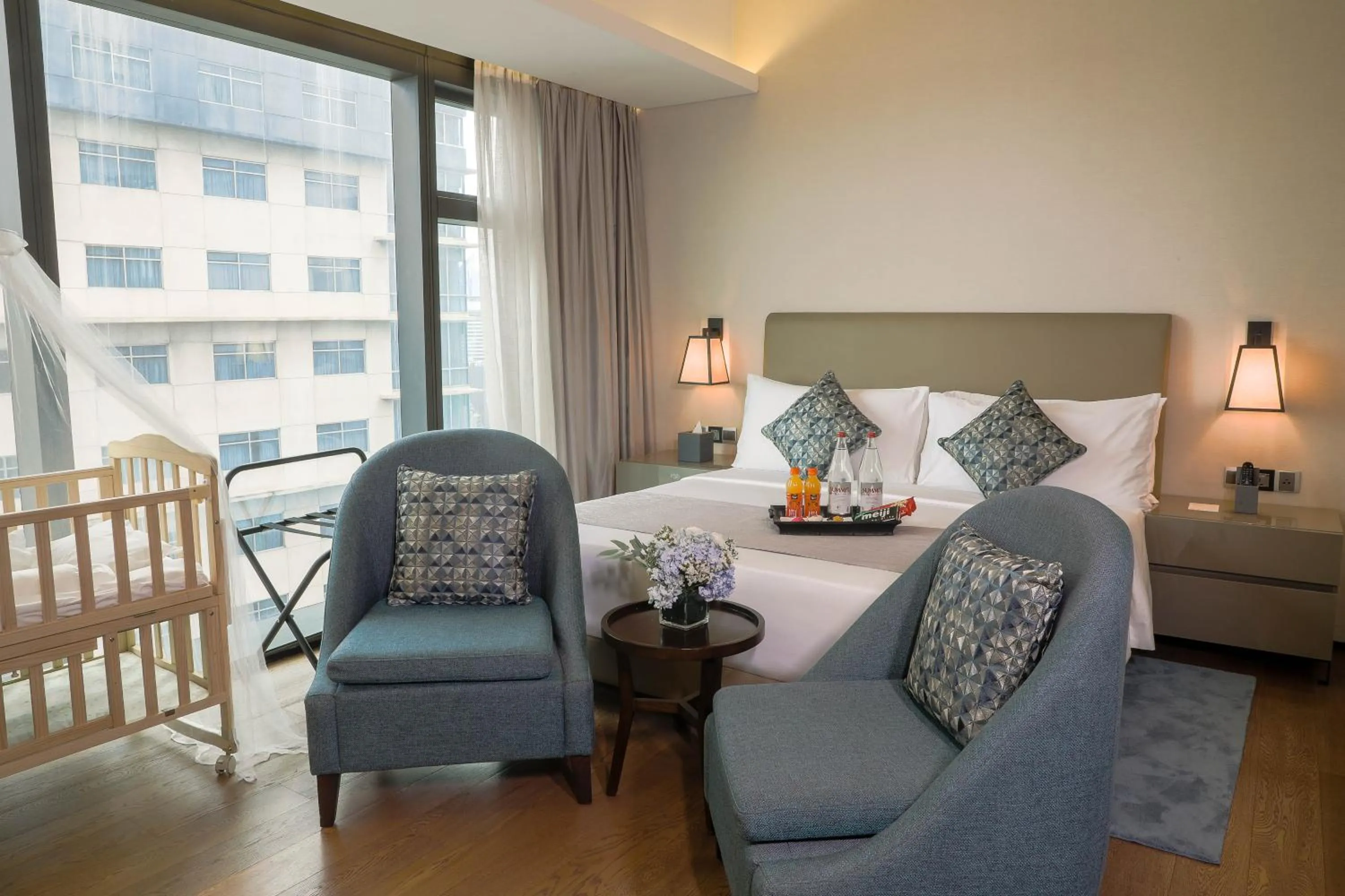 Bedroom in Oakwood Makati Avenue