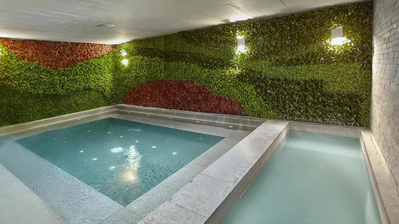 Hot Spring Bath in Oakwood Makati Avenue