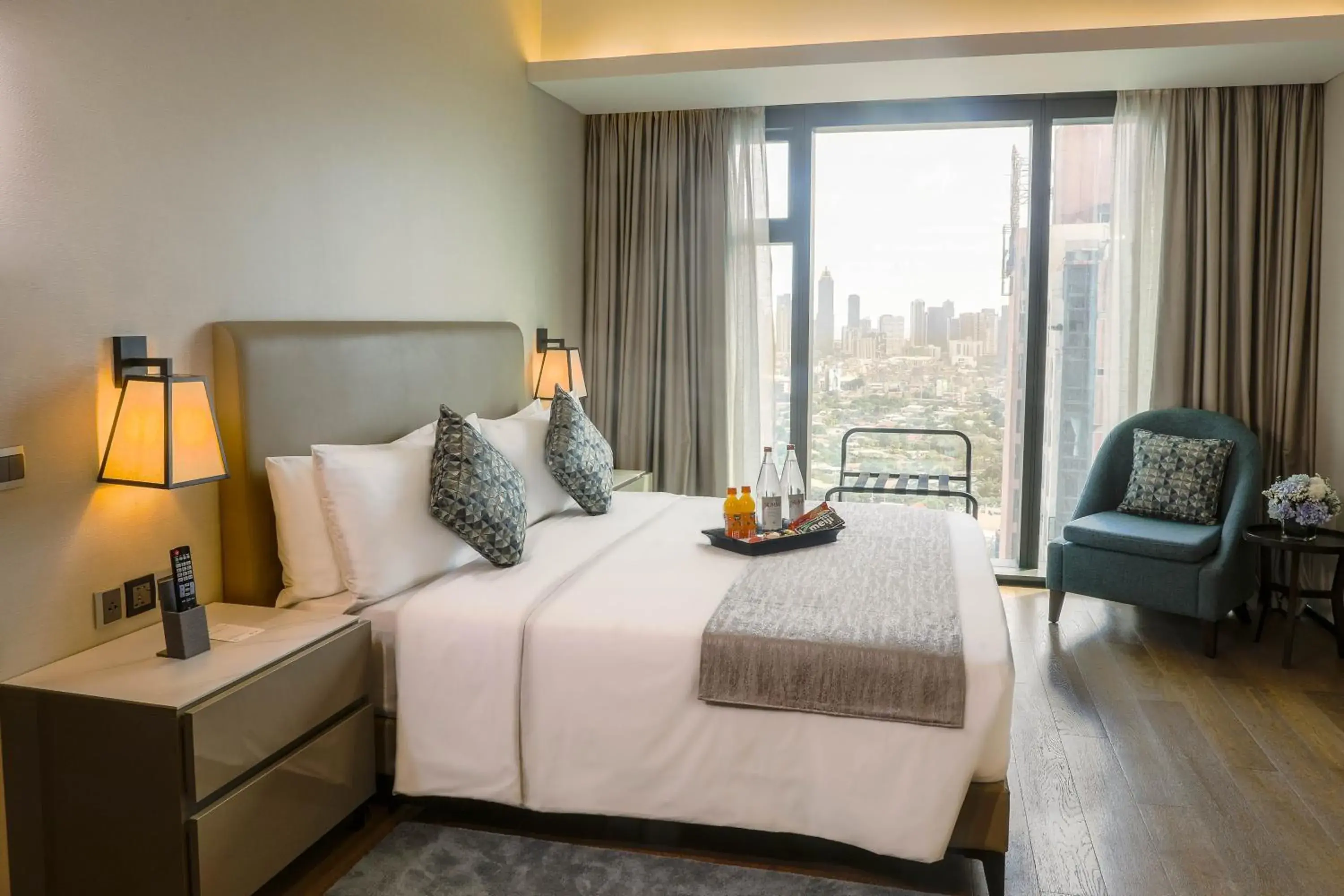 One-Bedroom Suite in Oakwood Makati Avenue One-Bedroom Suite in Oakwood Makati Avenue