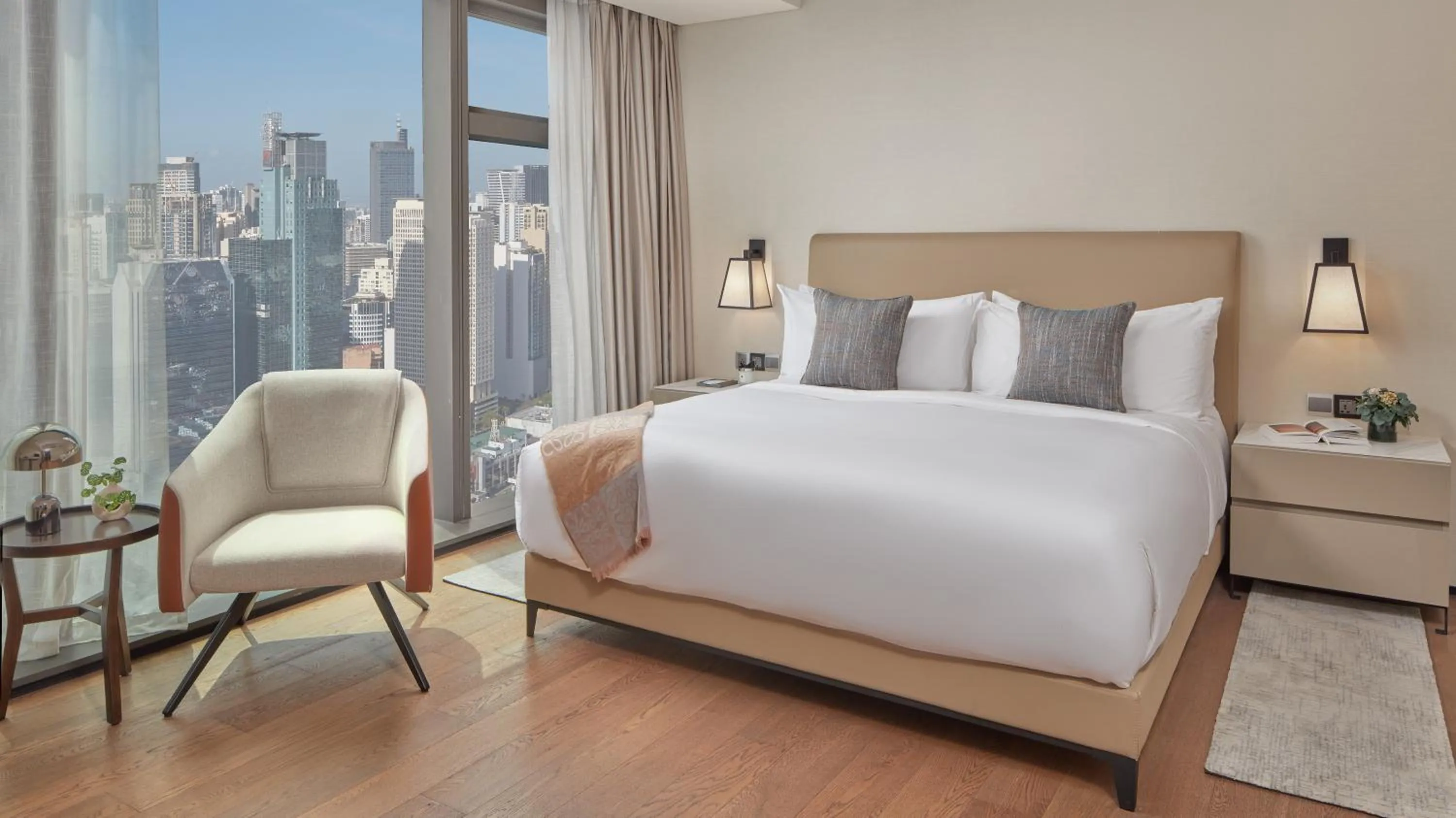 Bedroom, Bed in Oakwood Makati Avenue