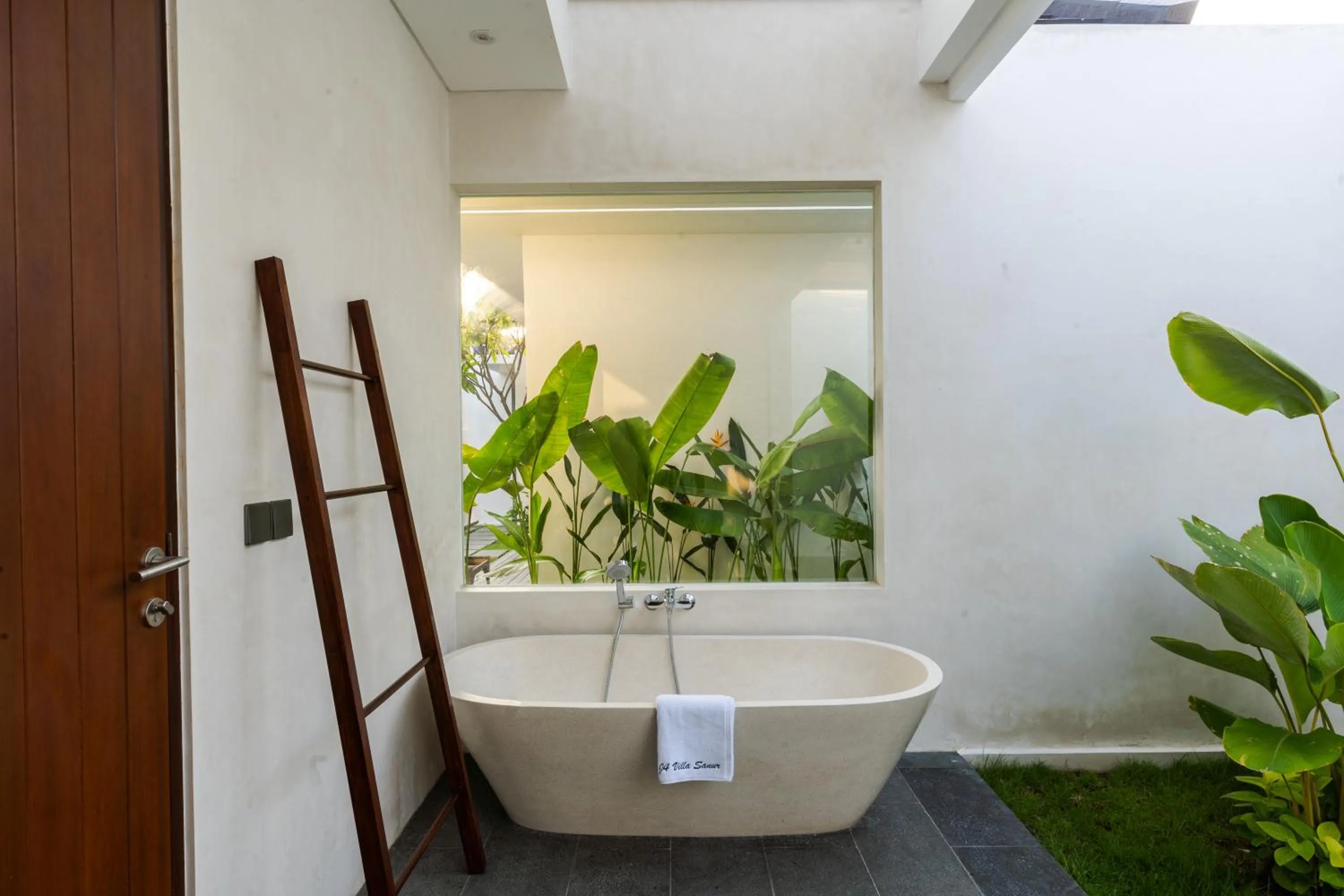 Bathroom in J4 Villas Sanur