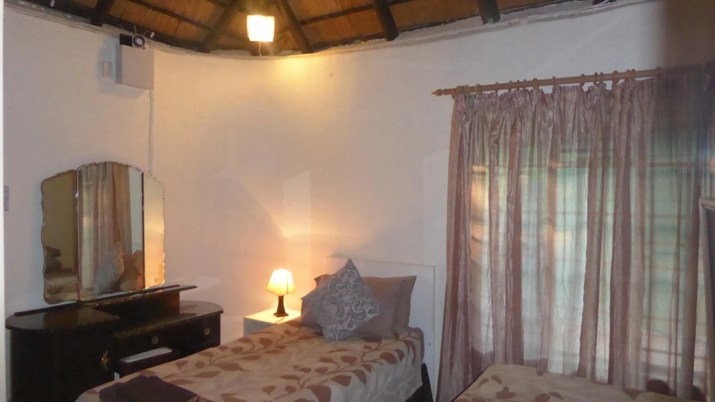 Bedroom, Bed in Kruger Cottage