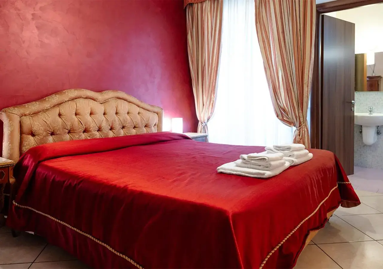 Double Room with Private Bathroom in Spartacus Double Room with Private Bathroom in Spartacus