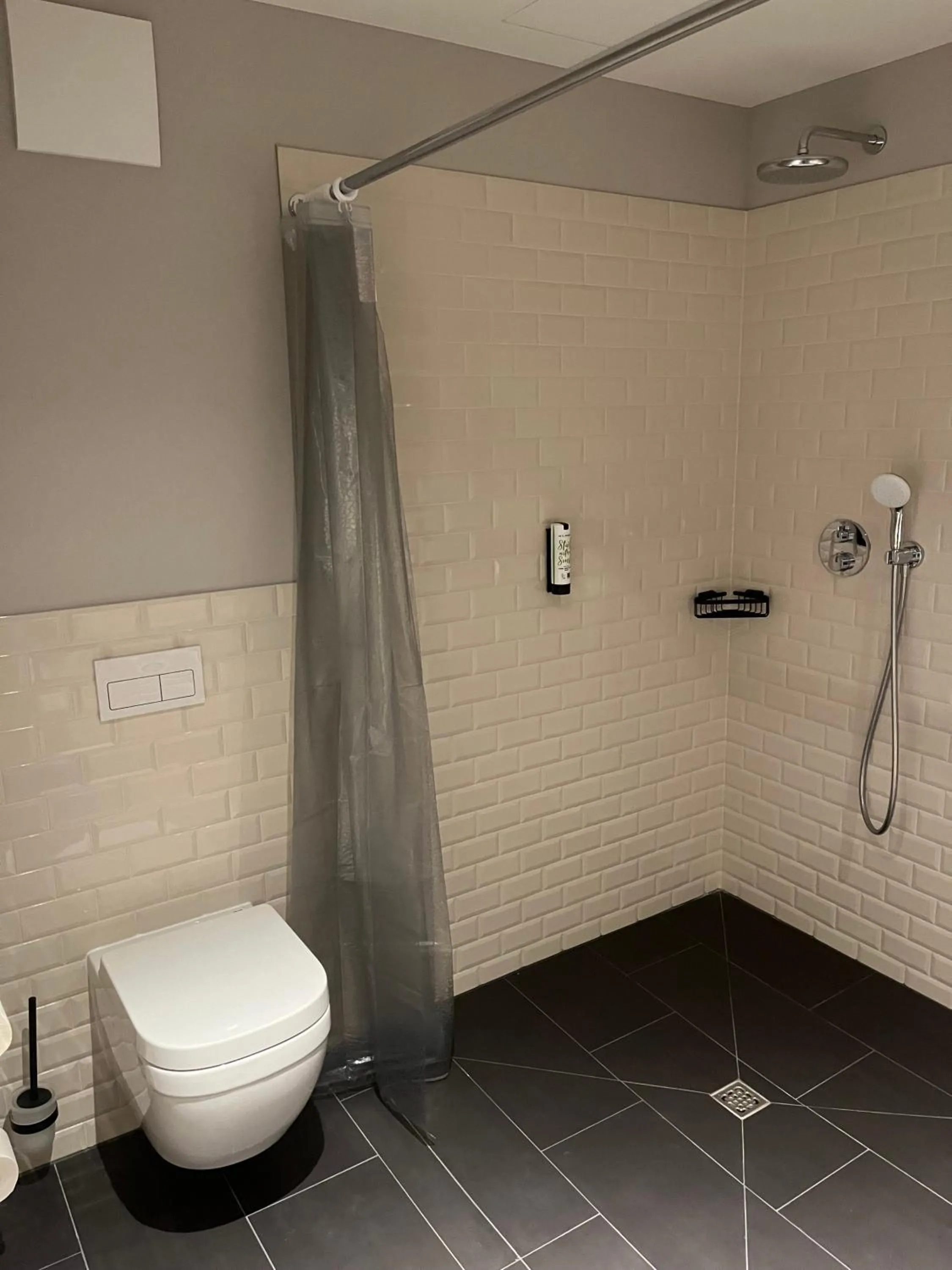 Bathroom in INA Boutique Hannover-Linden - Digital Access