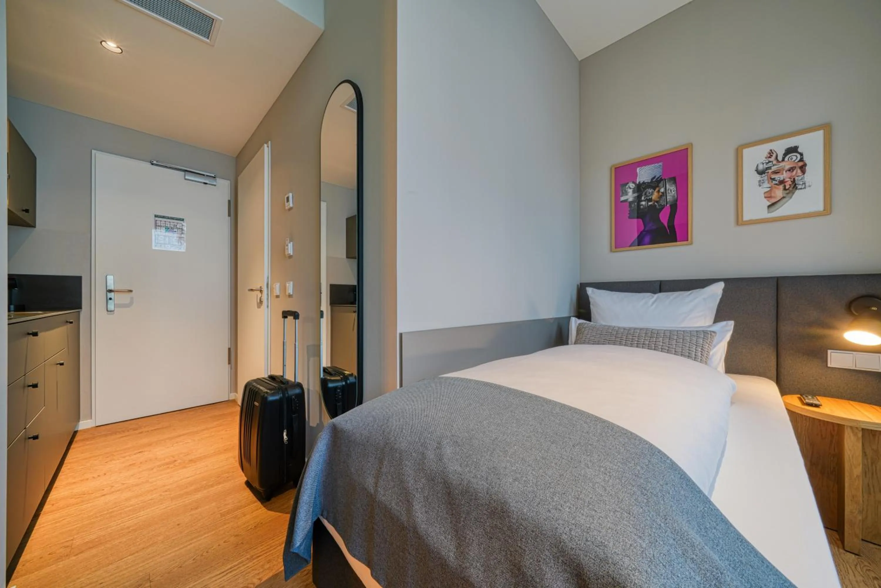 Photo of the whole room, Bed in INA Boutique Hannover-Linden - Digital Access