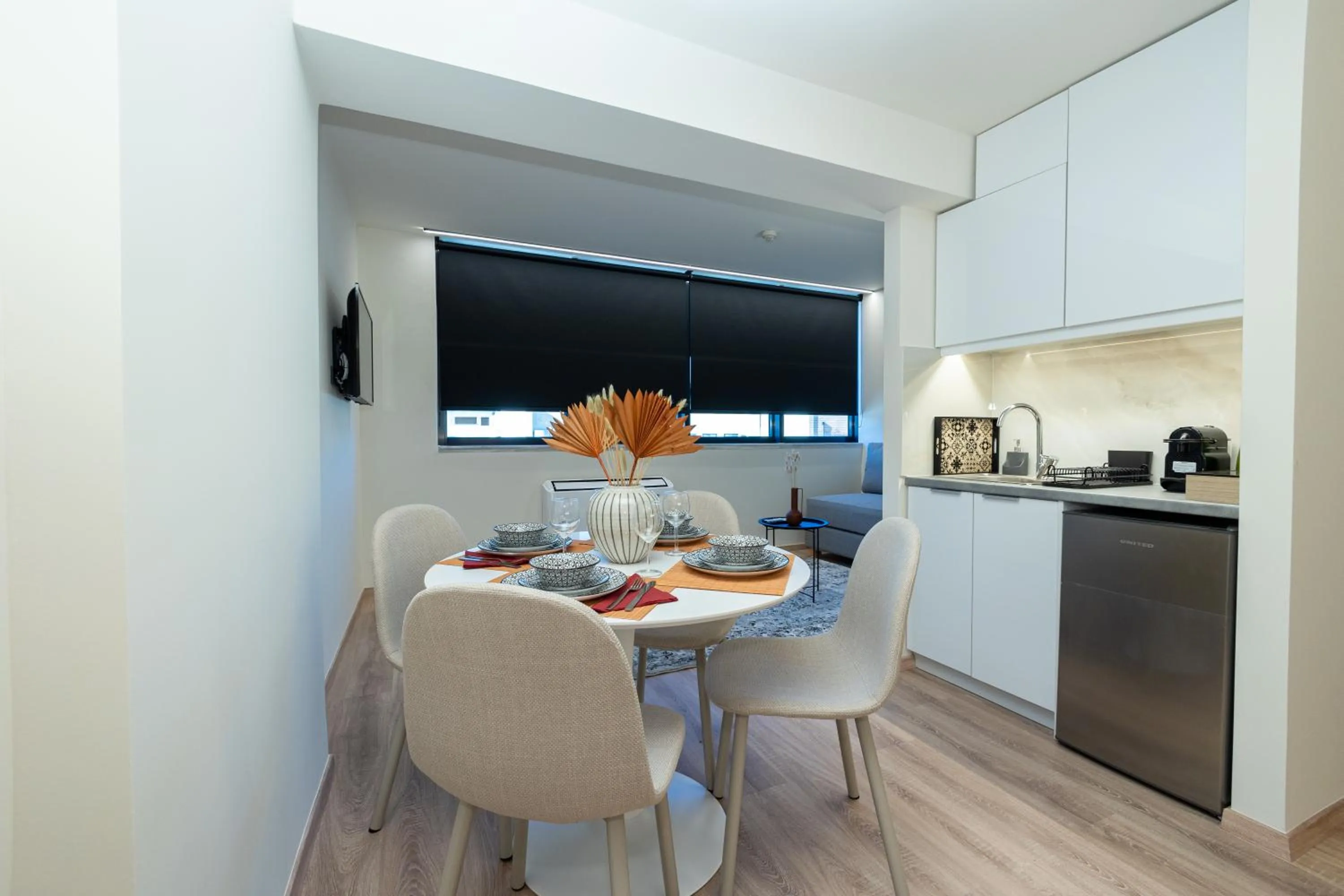 Kitchen or kitchenette in Athens Airport Living spaces