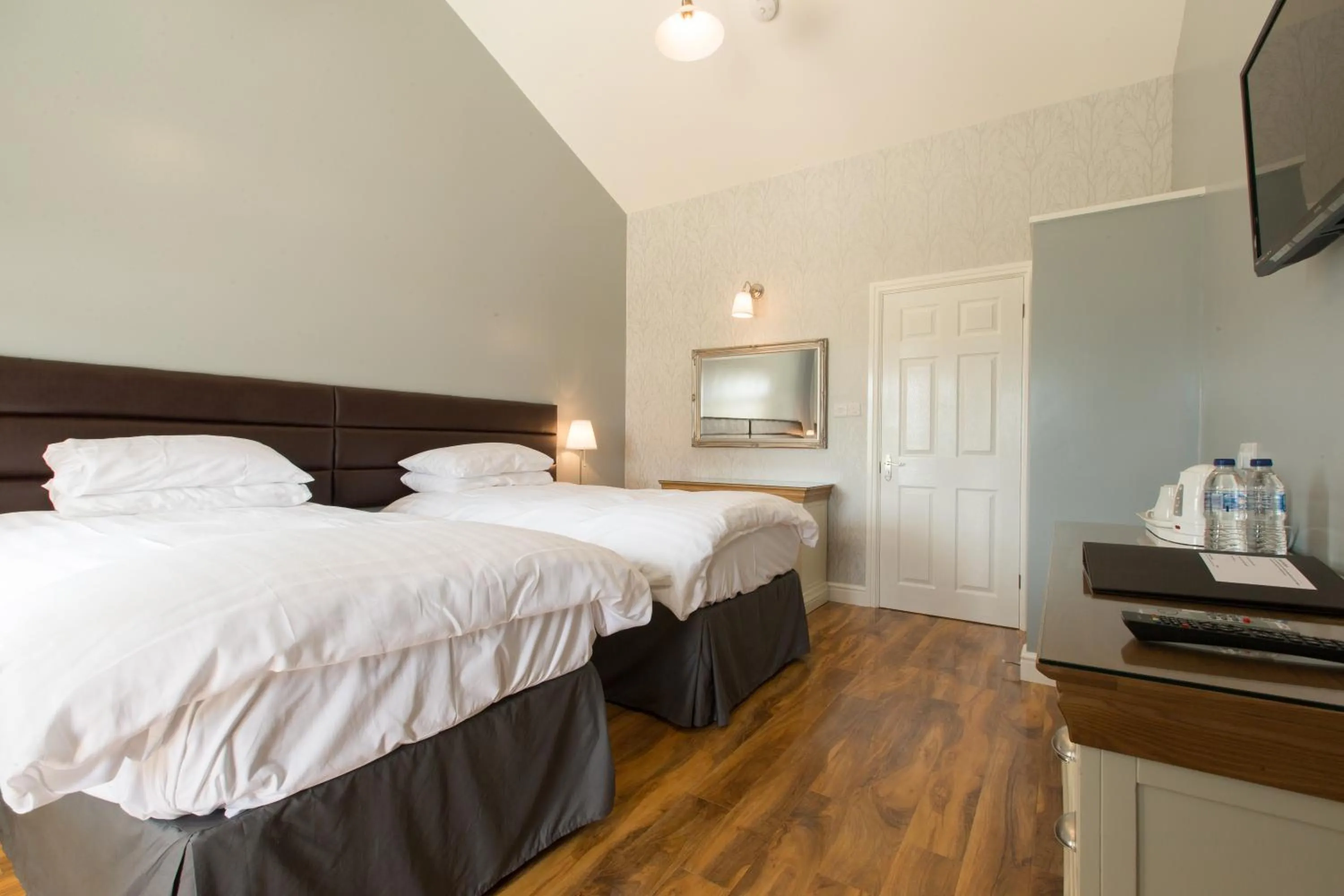 Bedroom, Bed in Silverstone Golf Club And Hotel