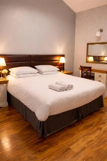 Bed in Silverstone Golf Club And Hotel