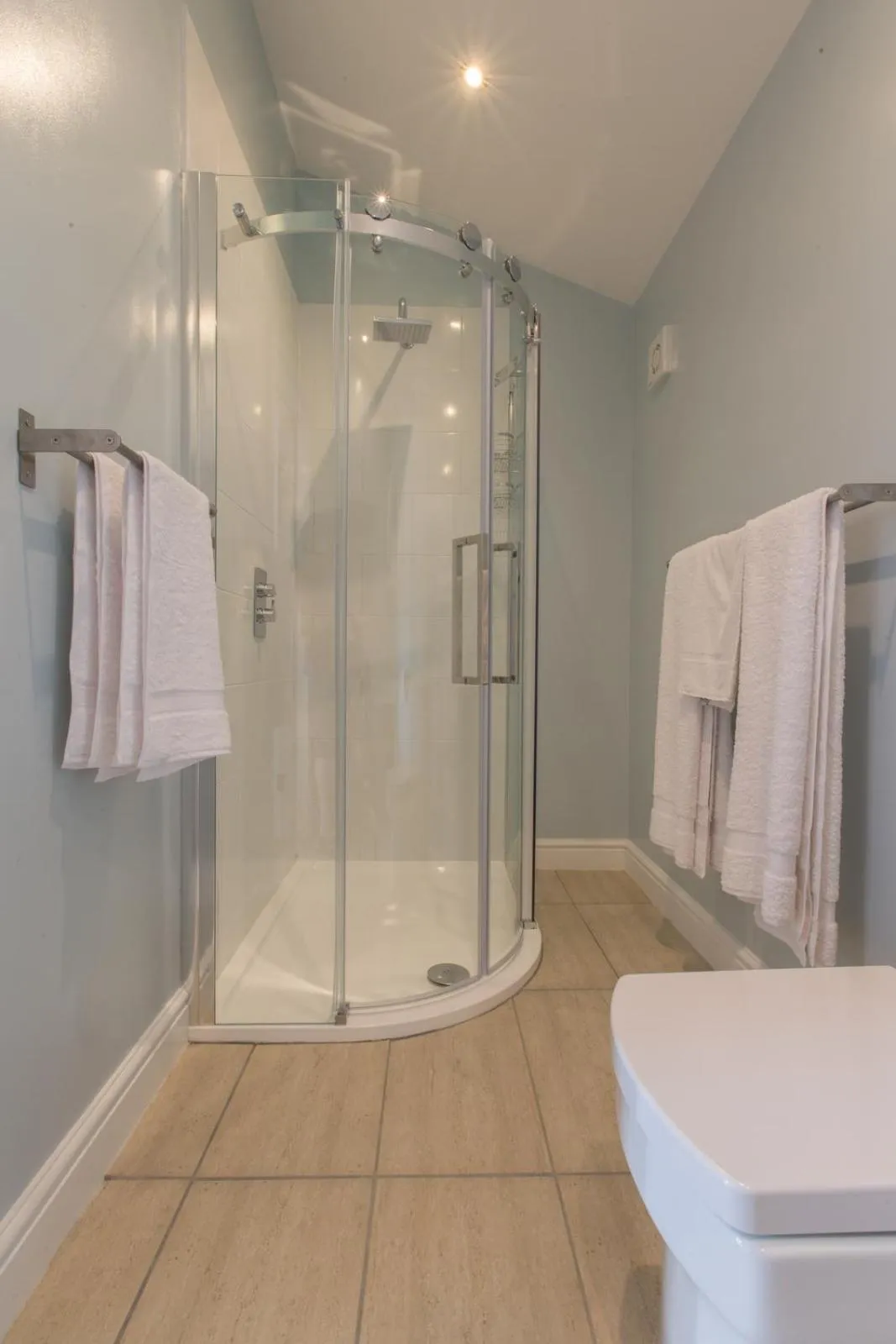 Shower in Silverstone Golf Club And Hotel