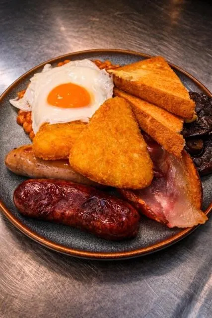 Food and drinks in Silverstone Golf Club And Hotel