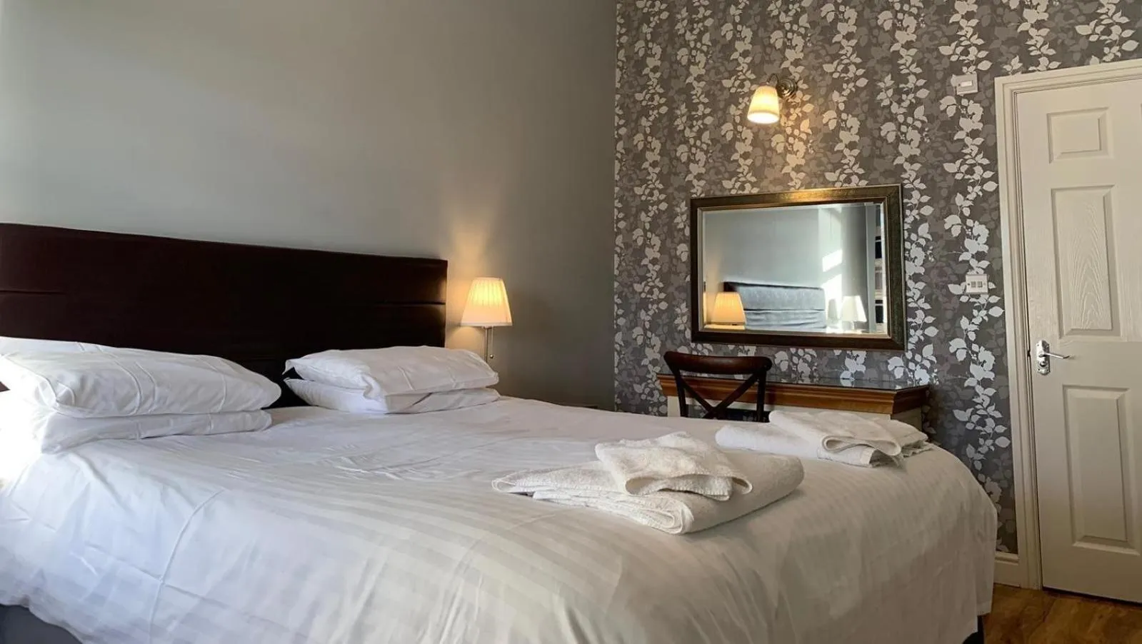 Bedroom, Bed in Silverstone Golf Club And Hotel