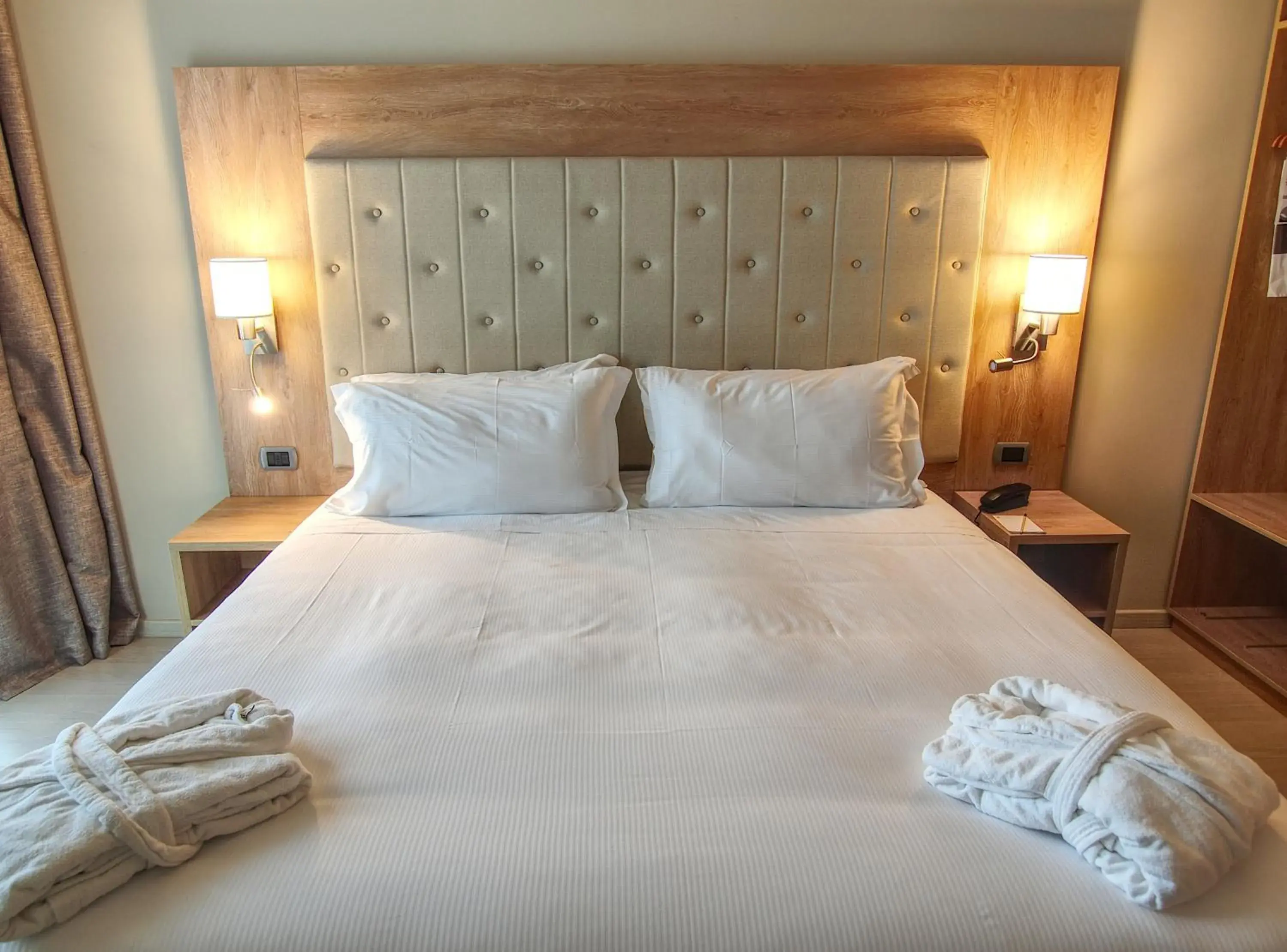 Bedroom, Bed in Tower Hotel Malpensa Bedroom, Bed in Tower Hotel Malpensa