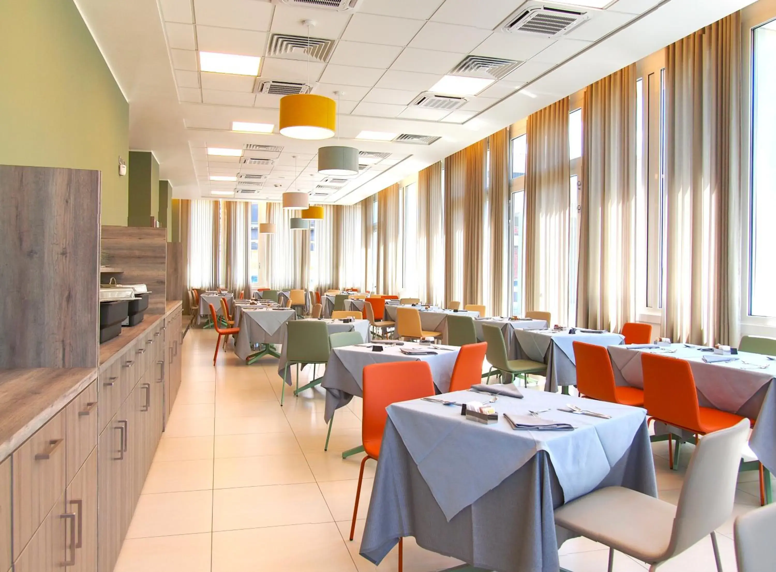 Restaurant/places to eat in Tower Hotel Malpensa Restaurant/places to eat in Tower Hotel Malpensa