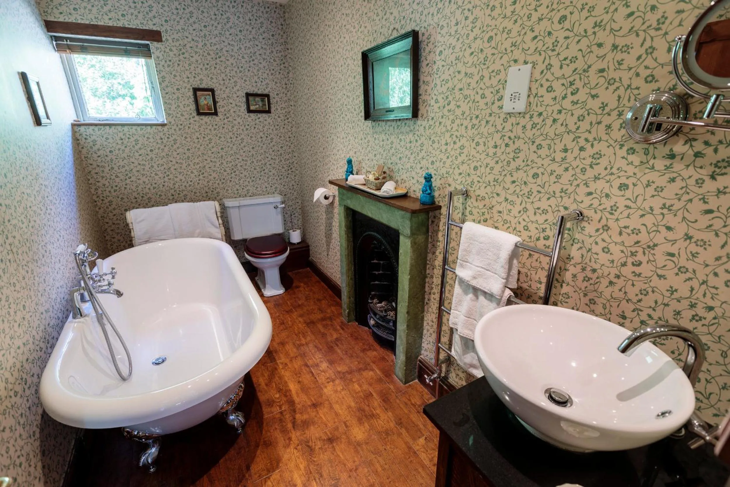 Bathroom in Hodgkinsons Hotel Matlock Bath