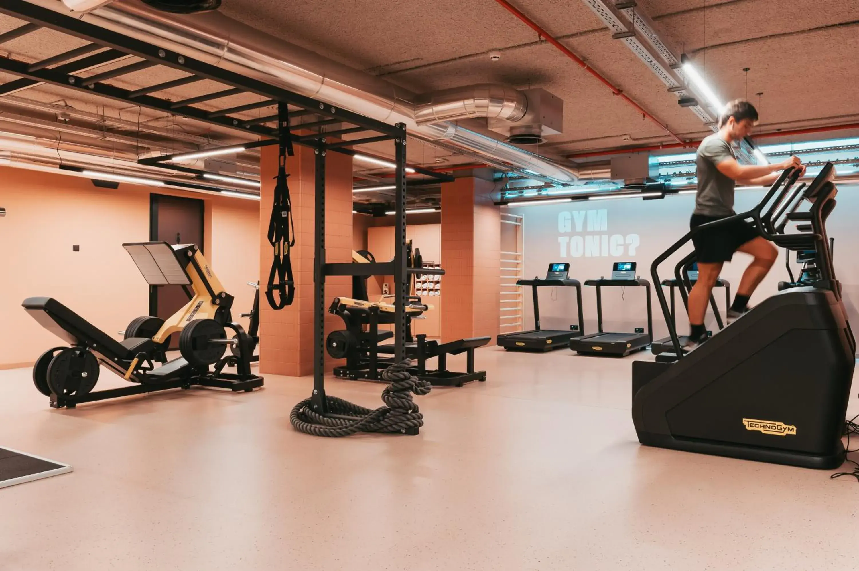Fitness centre/facilities in The Social Hub San Sebastián Fitness centre/facilities in The Social Hub San Sebastián