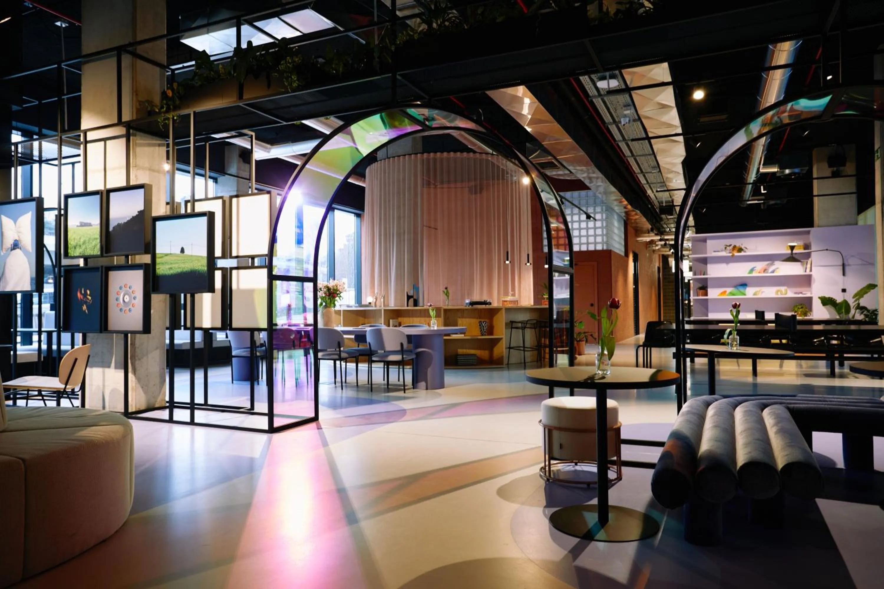 Lobby or reception in The Social Hub San Sebastián