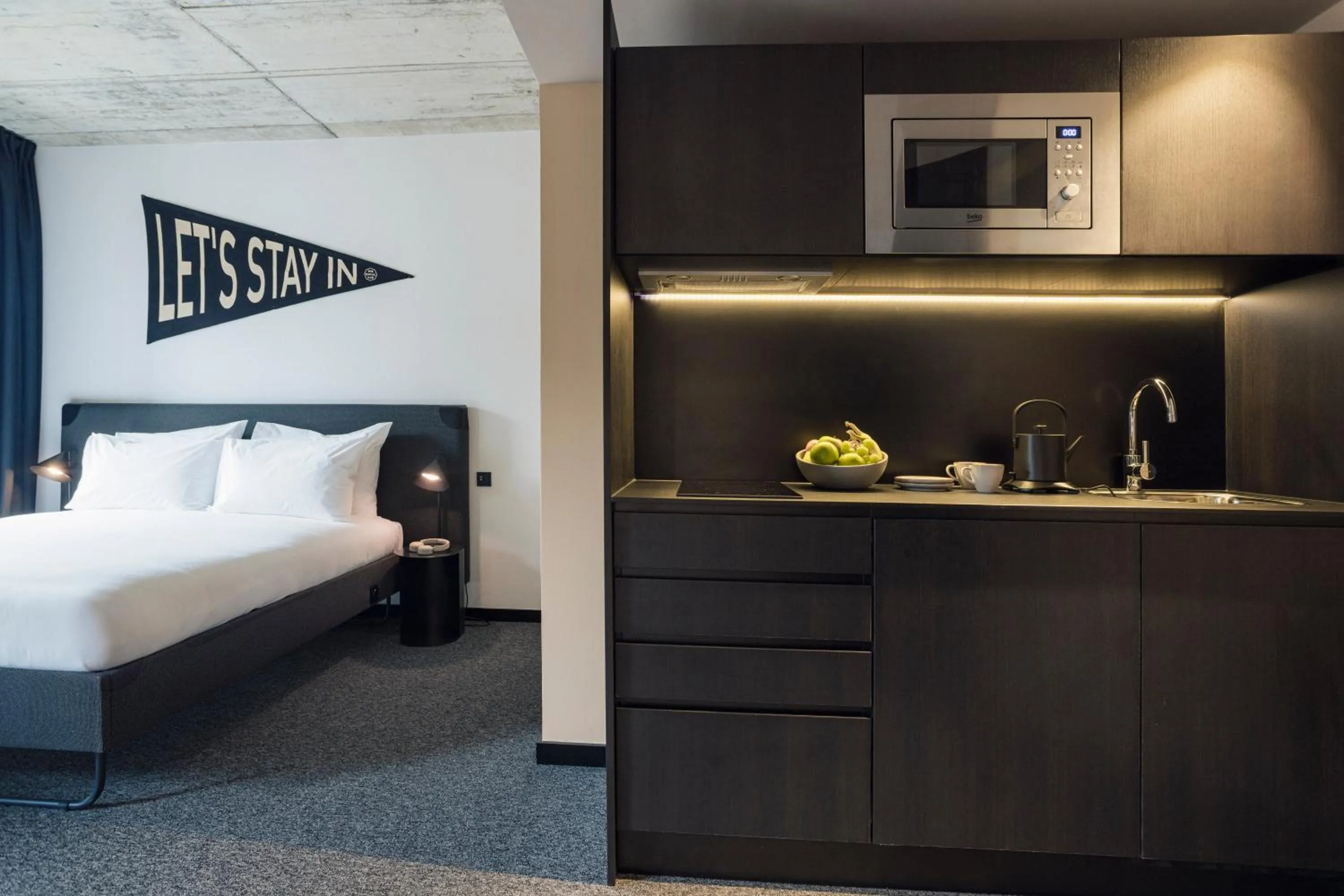 stove, Bed in The Social Hub San Sebastián