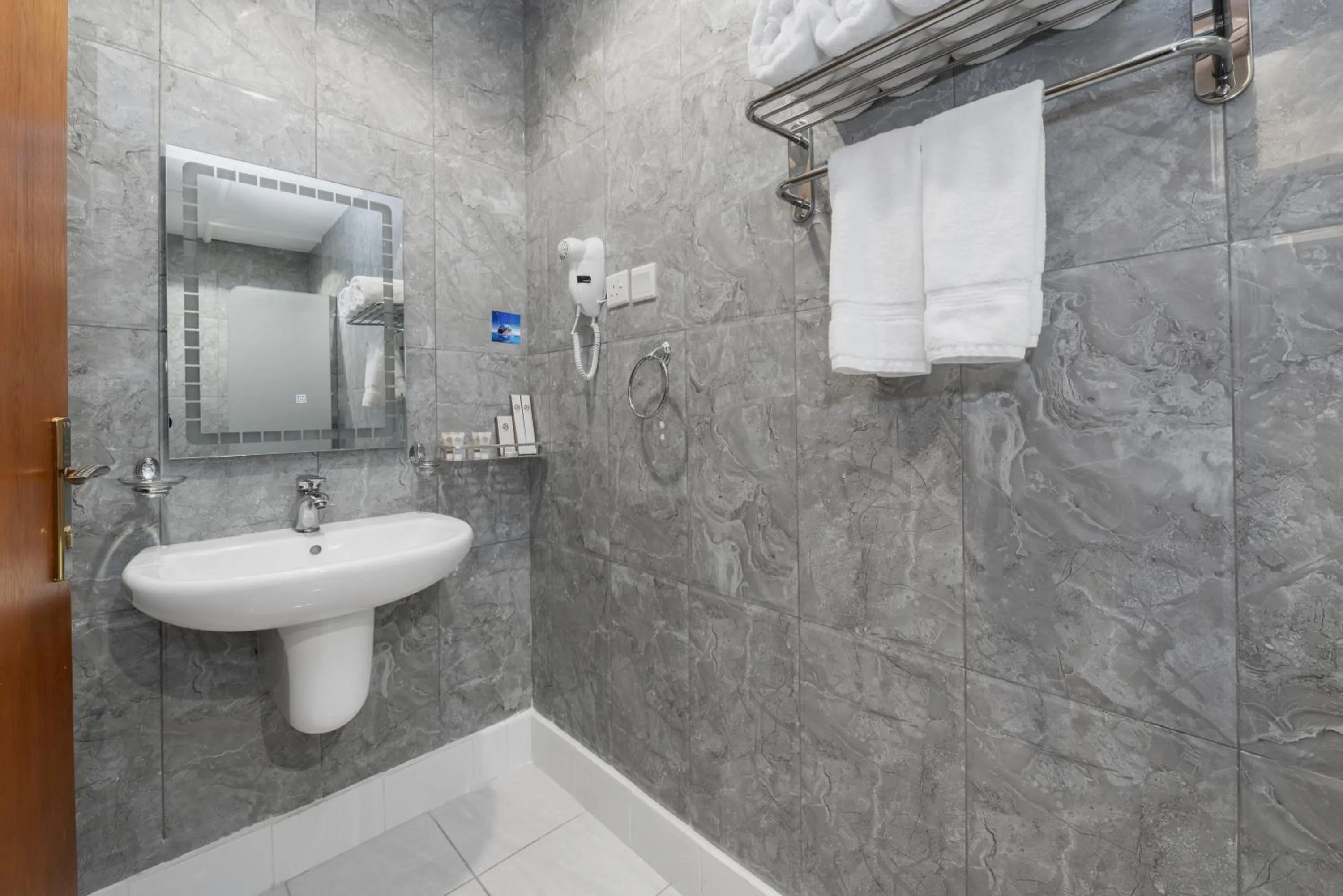 Shower in Rose Jeddah Hotel 2