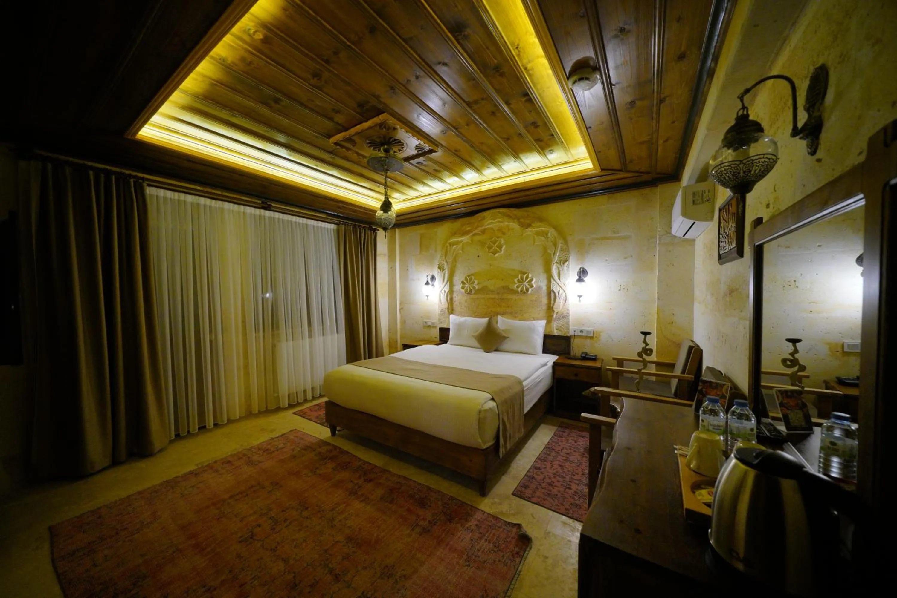 Photo of the whole room, Bed in Enjoy Stone Hotel