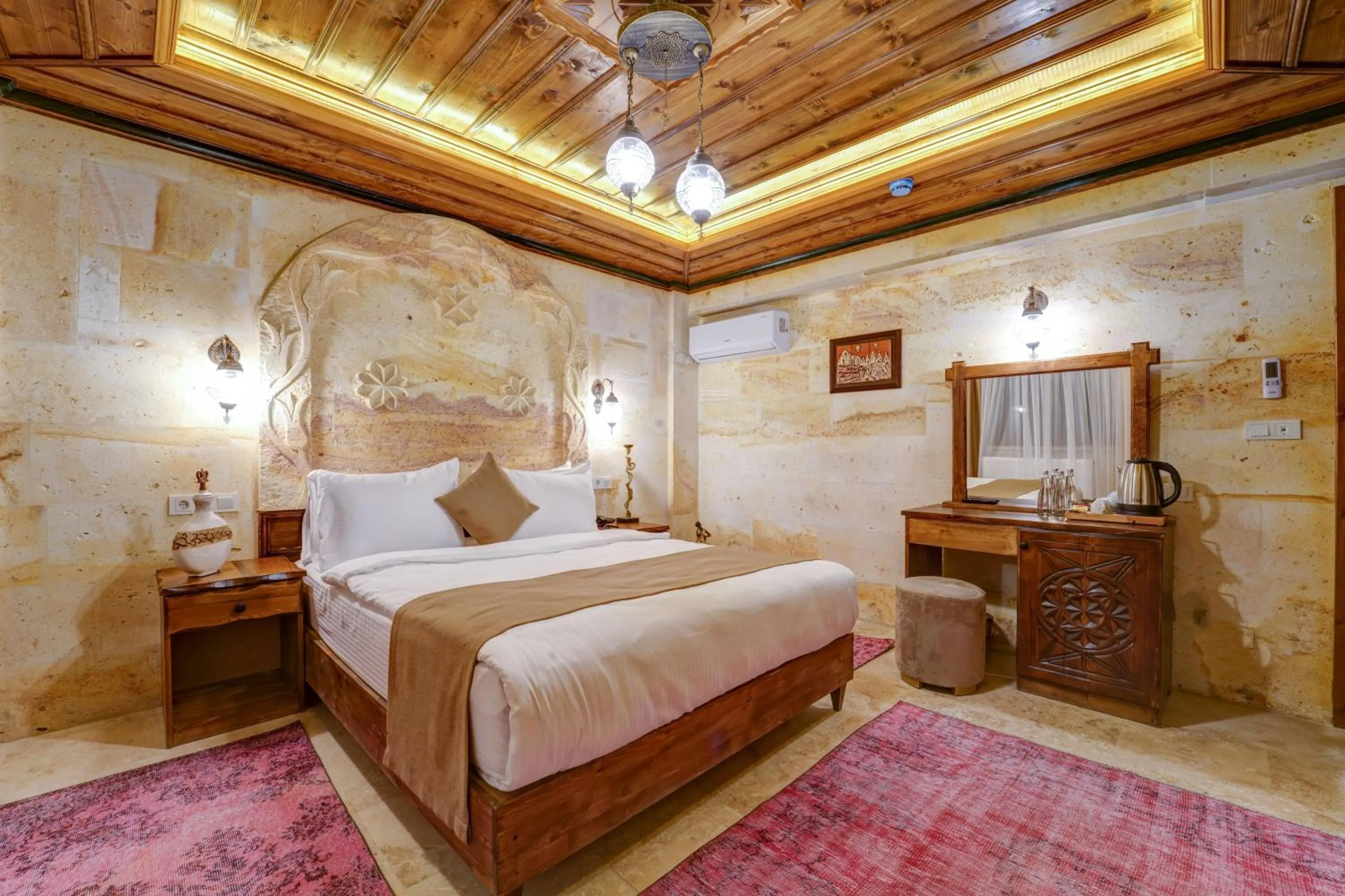 Bedroom, Bed in Enjoy Stone Hotel