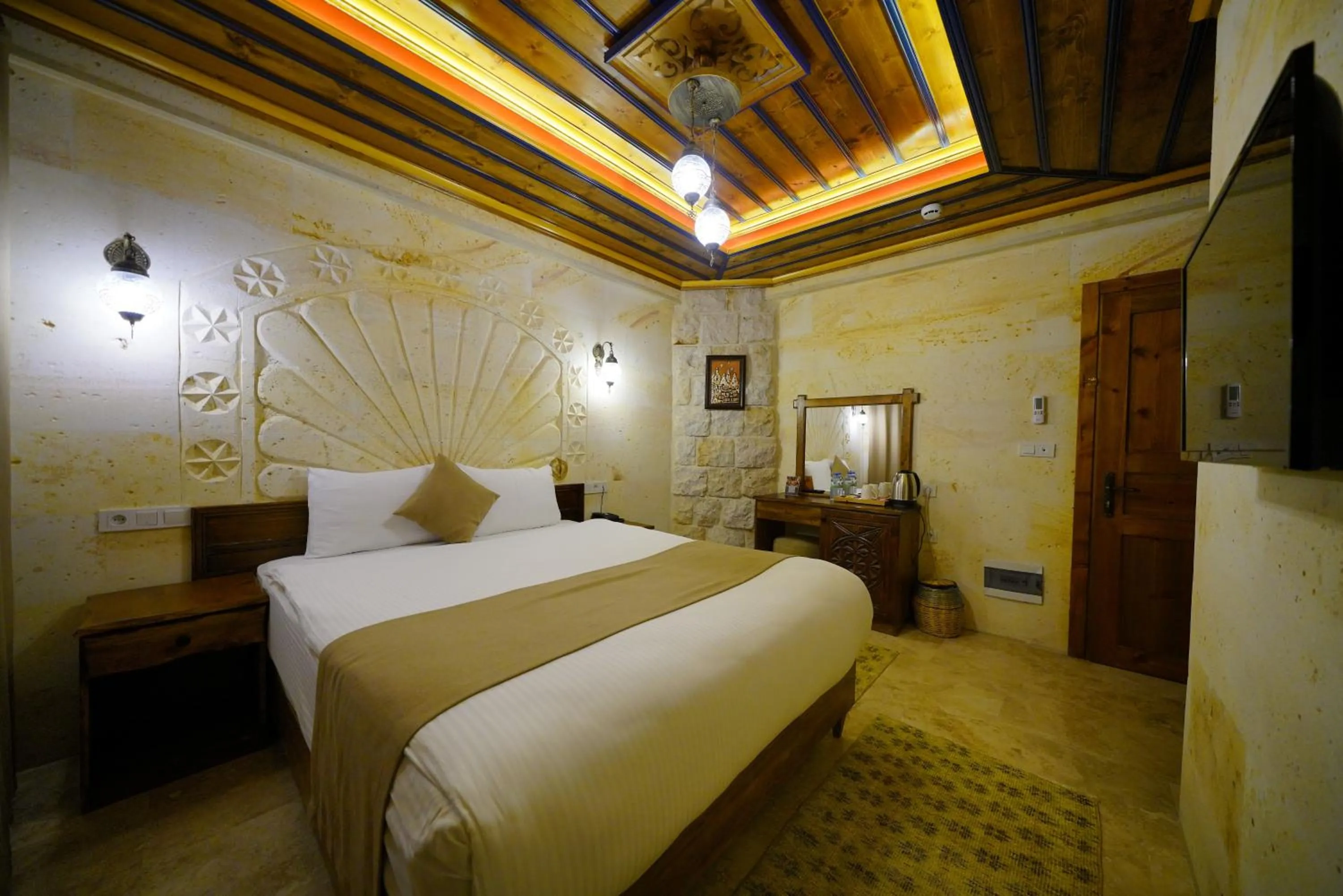 Photo of the whole room, Bed in Enjoy Stone Hotel