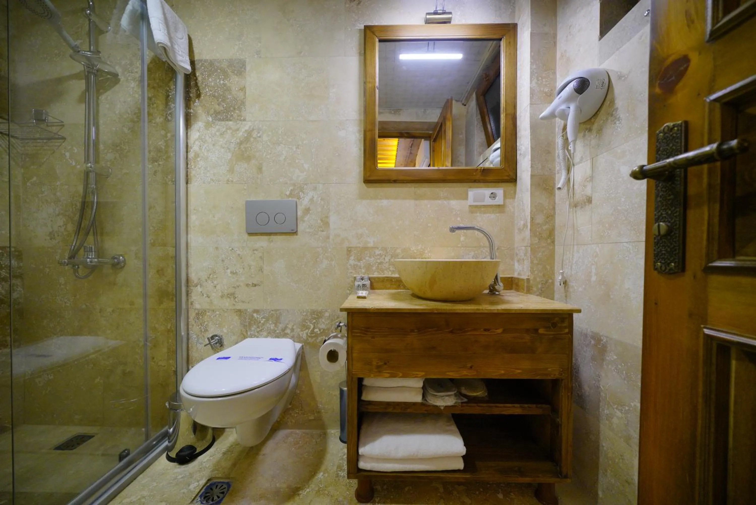 Shower in Enjoy Stone Hotel