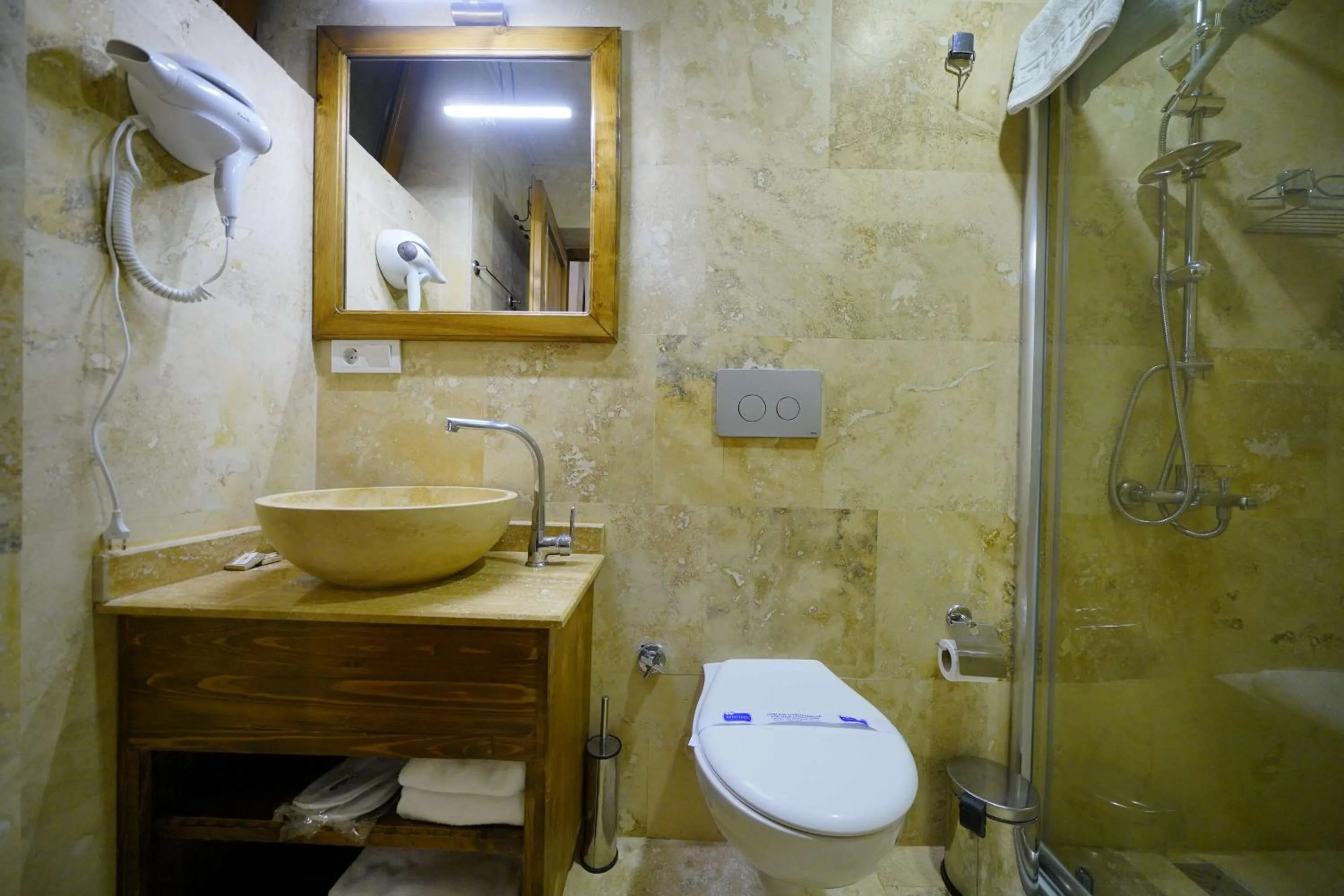 Bathroom in Enjoy Stone Hotel