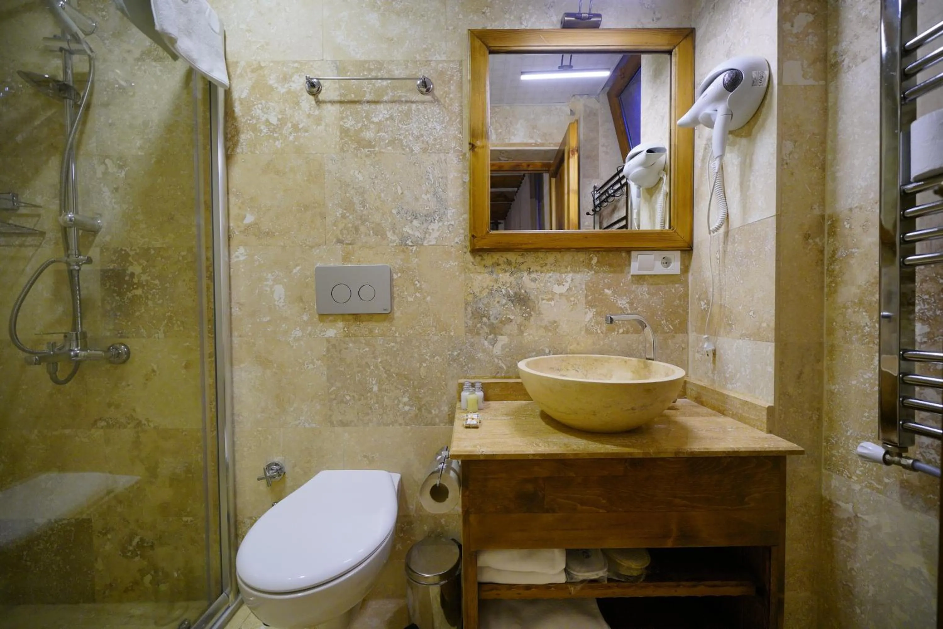Bathroom in Enjoy Stone Hotel