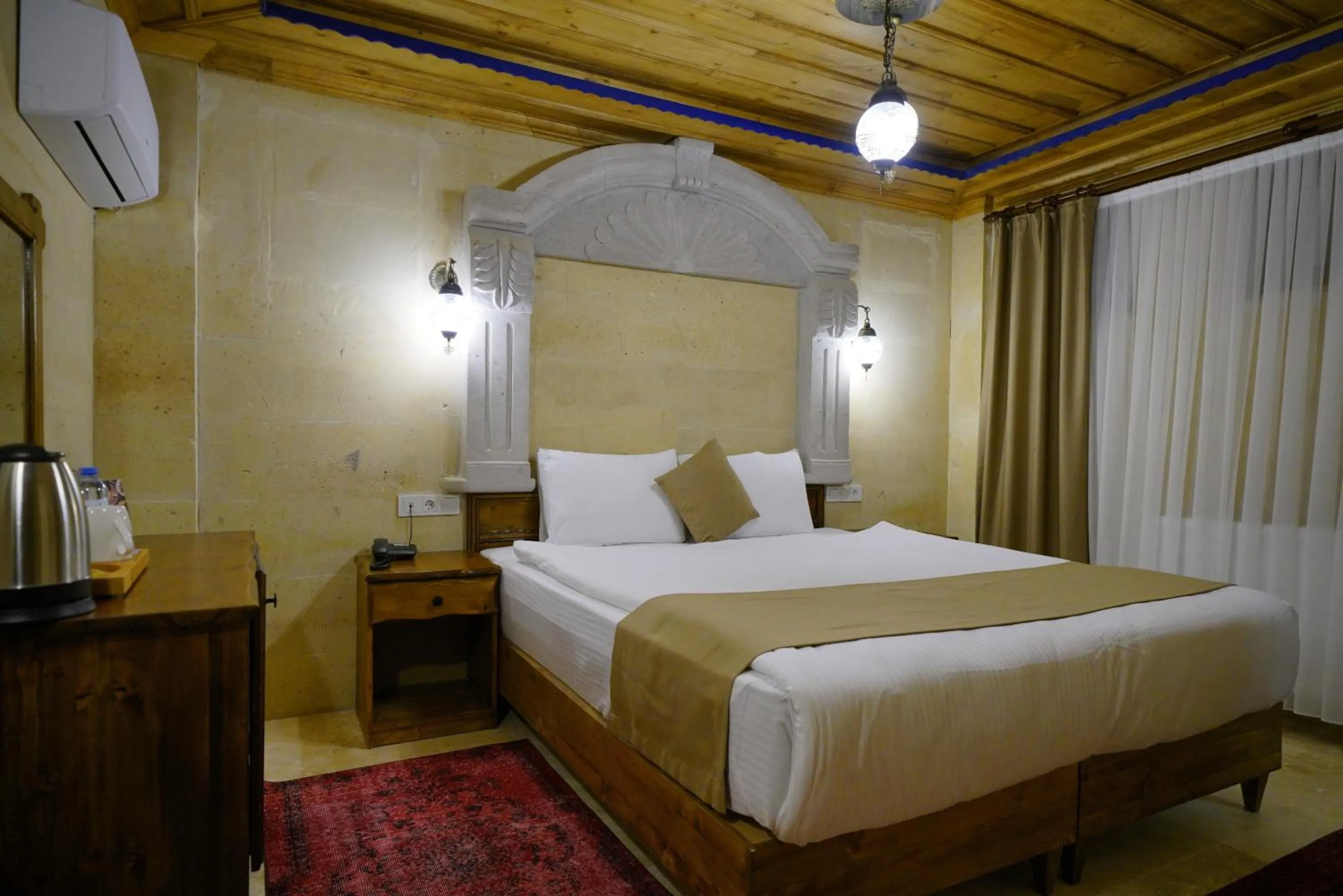 Coffee/tea facilities, Bed in Enjoy Stone Hotel