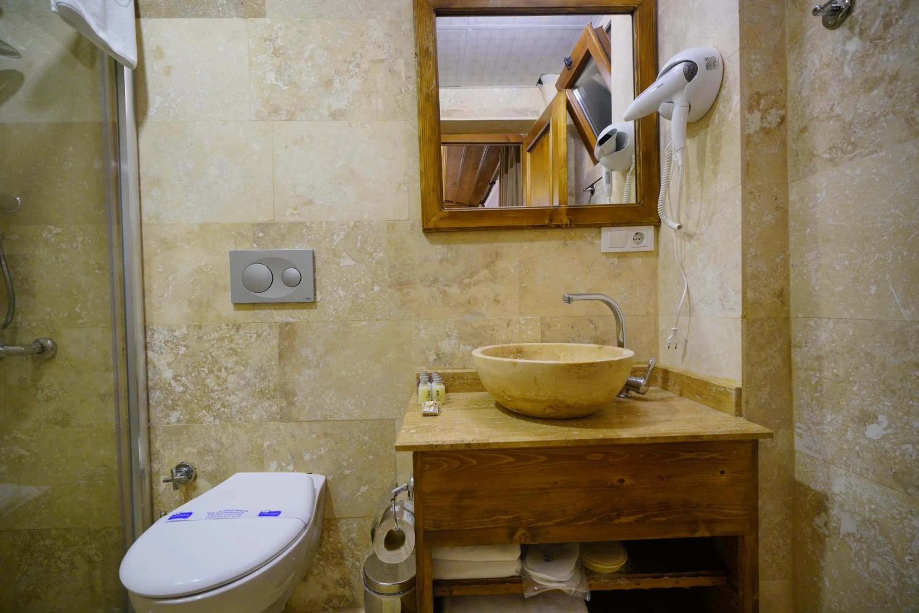 Bathroom in Enjoy Stone Hotel