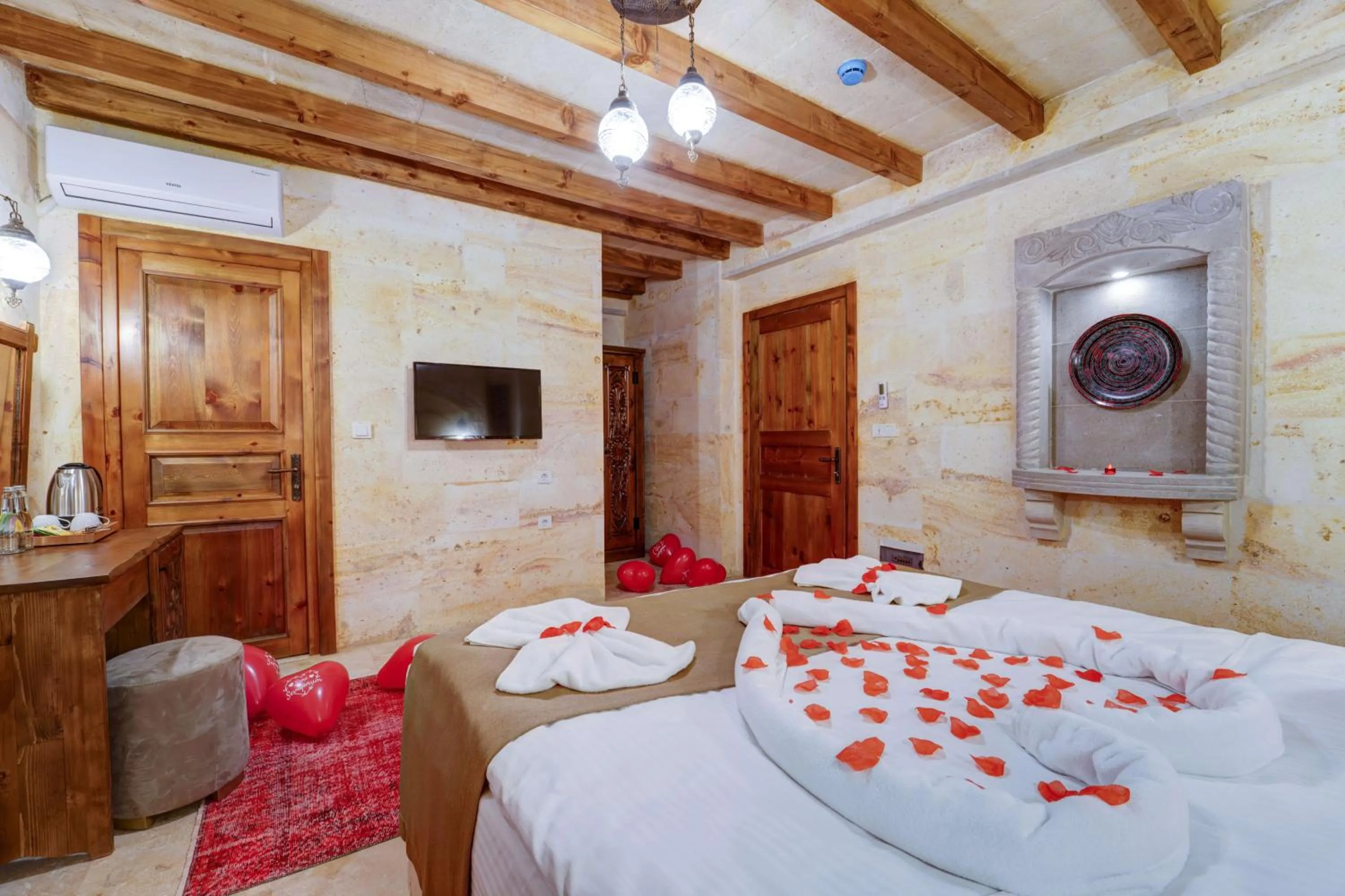 Bed in Enjoy Stone Hotel