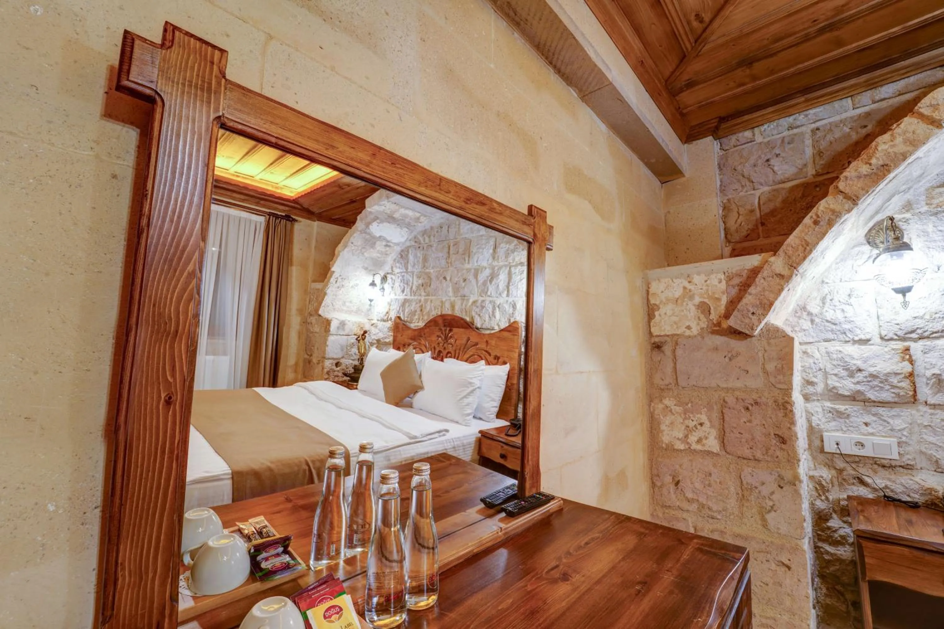 Photo of the whole room, Bed in Enjoy Stone Hotel