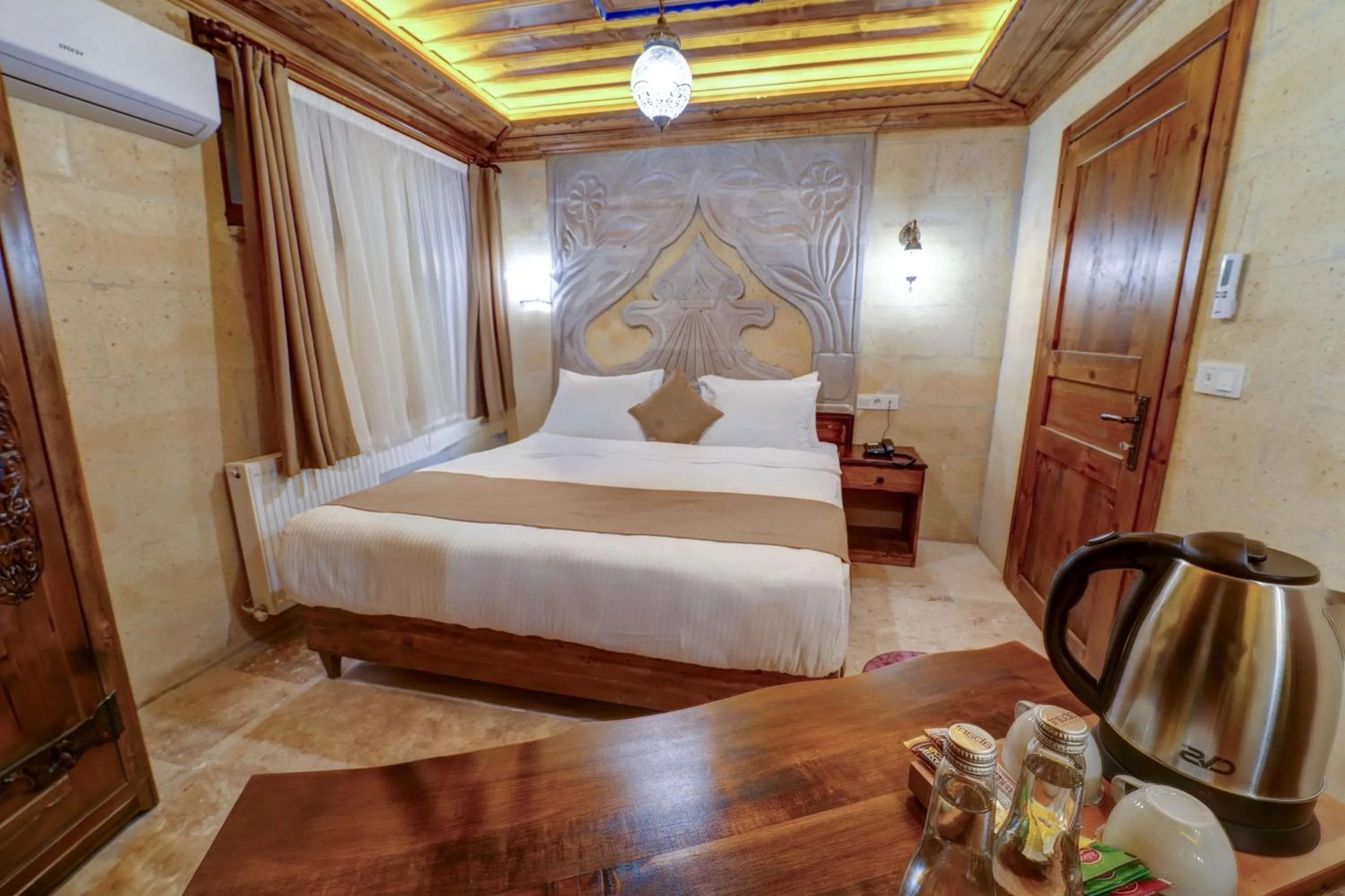 Photo of the whole room, Bed in Enjoy Stone Hotel