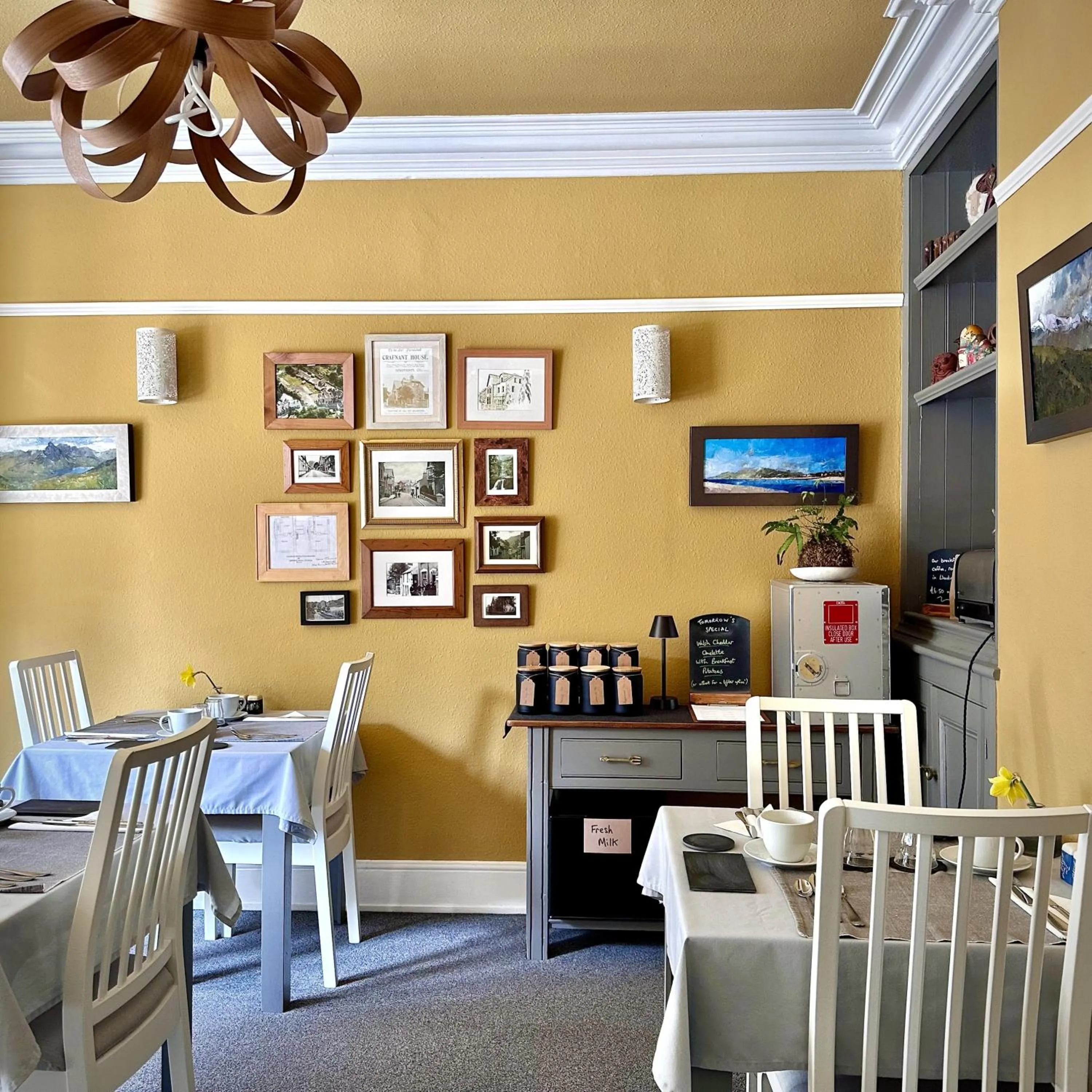 Dining area in Crafnant House - Bed & Breakfast