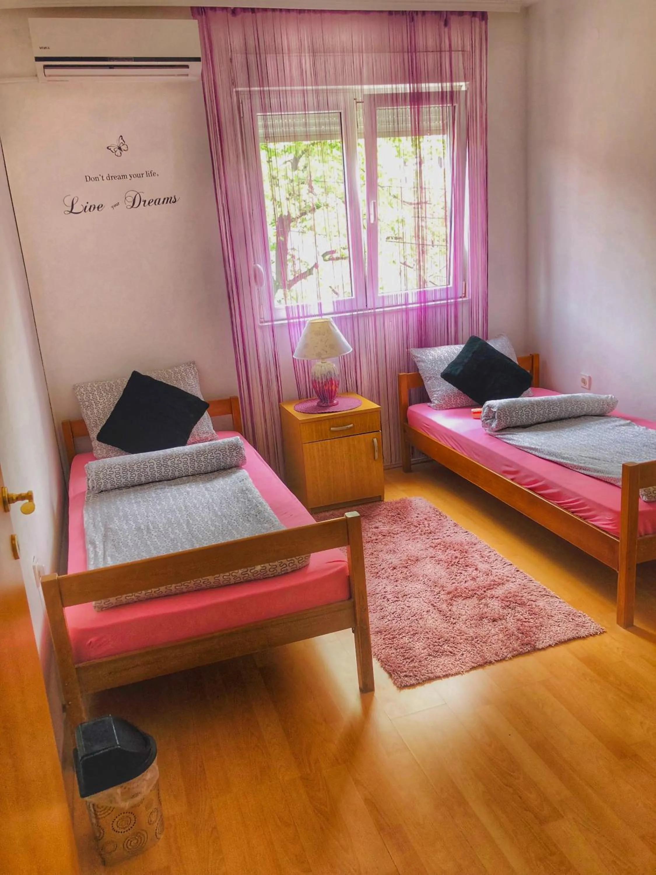 Twin Room with Shared Bathroom - single occupancy in Rooms Deny