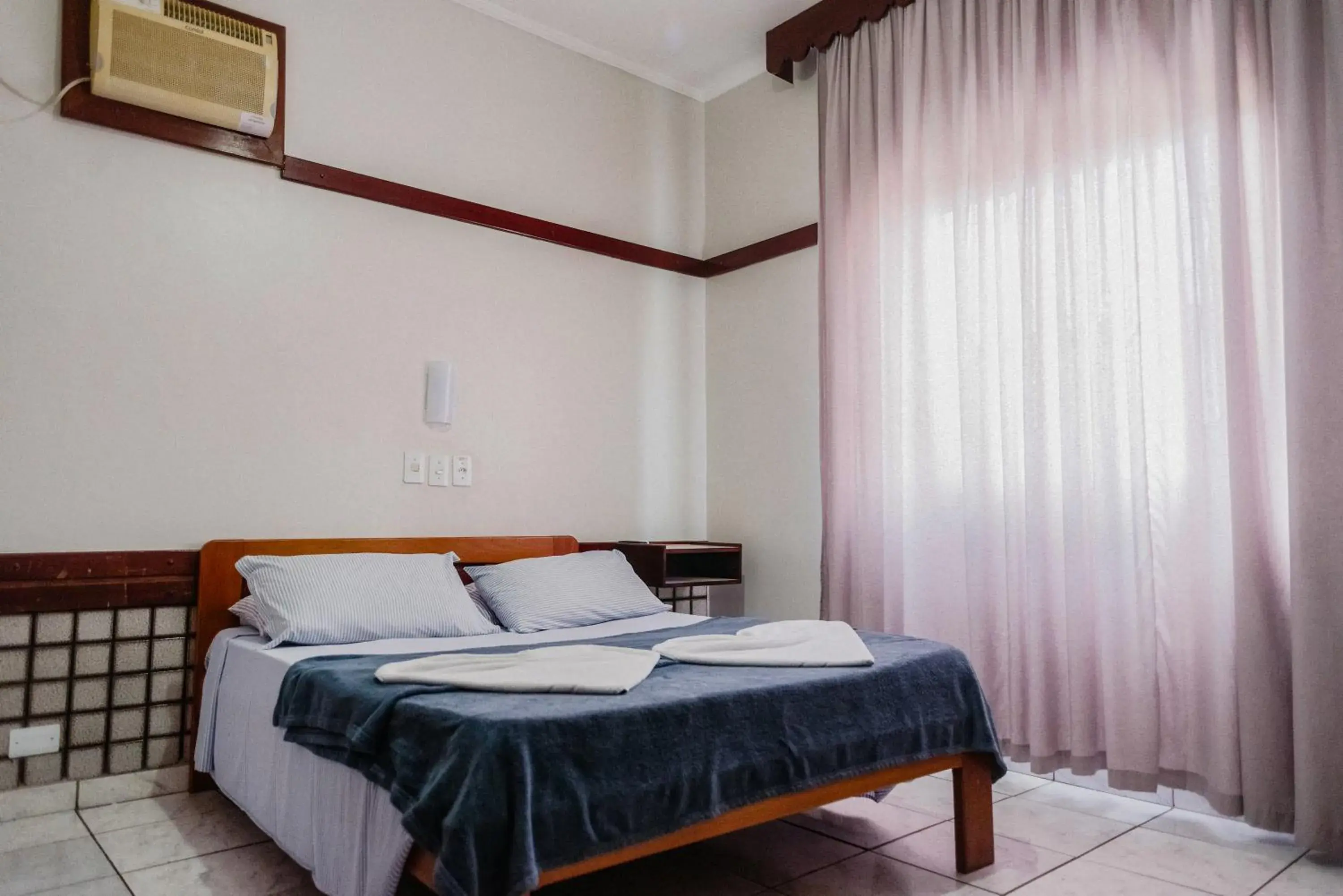Quadruple Room in Hotel São Charbel Quadruple Room in Hotel São Charbel
