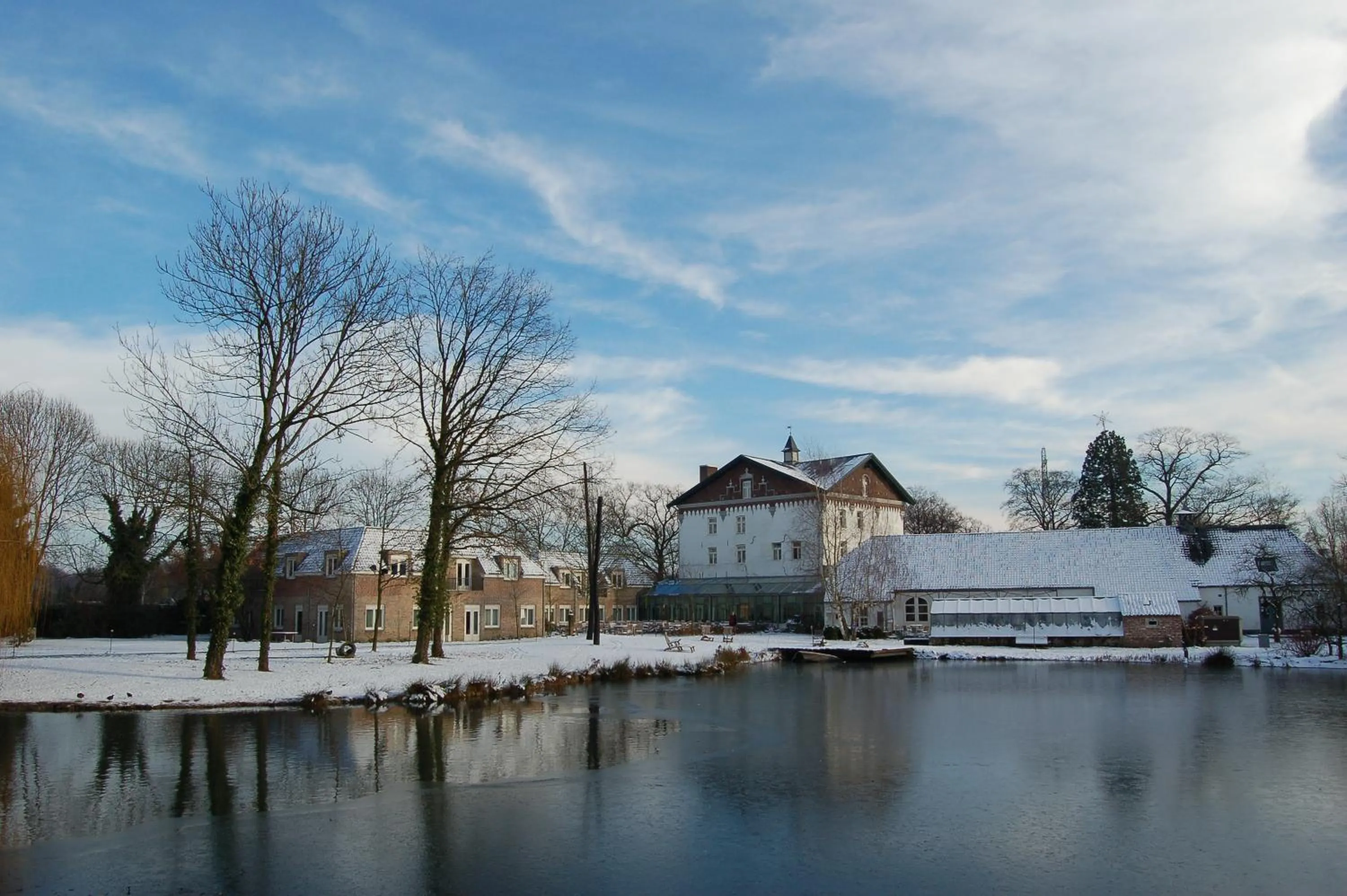 Property building in Fletcher Hotel Château De Raay