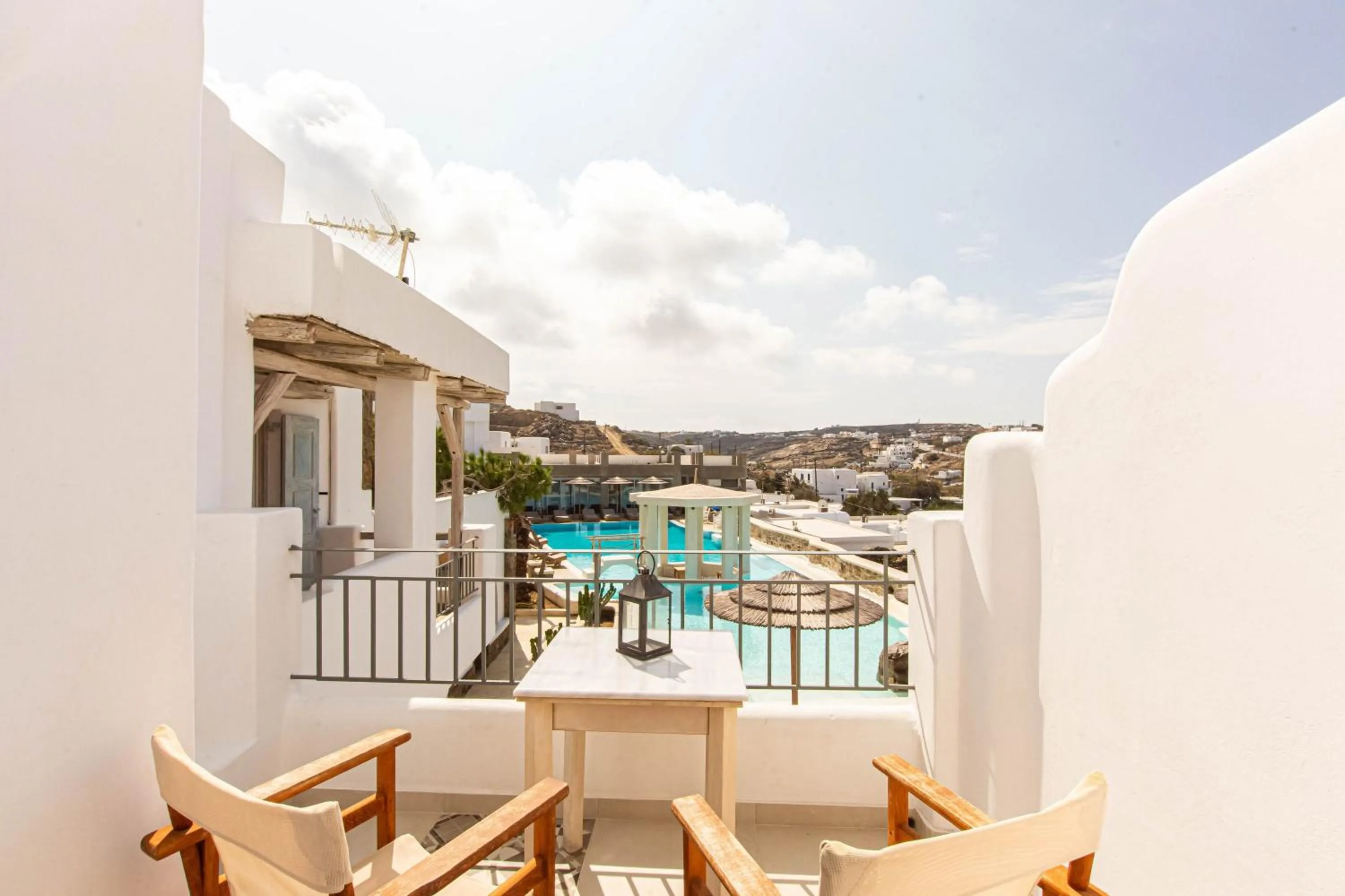 Peristeronas Village