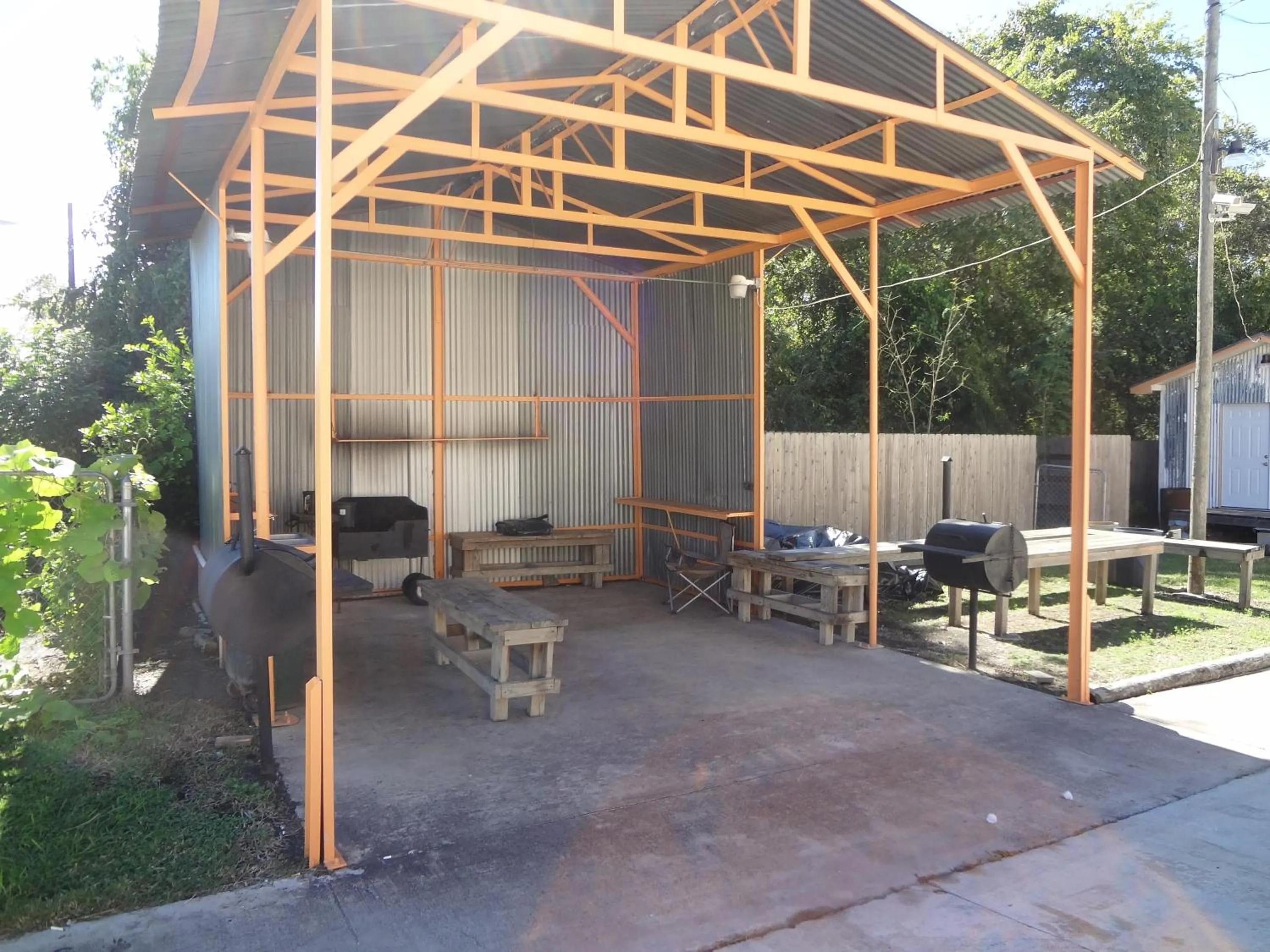 Facade/entrance in Antlers Inn Goliad