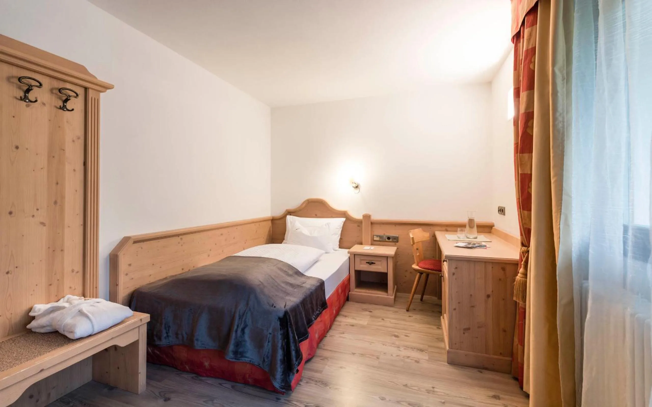 Bed in Villa Tony - Small Romantic Hotel
