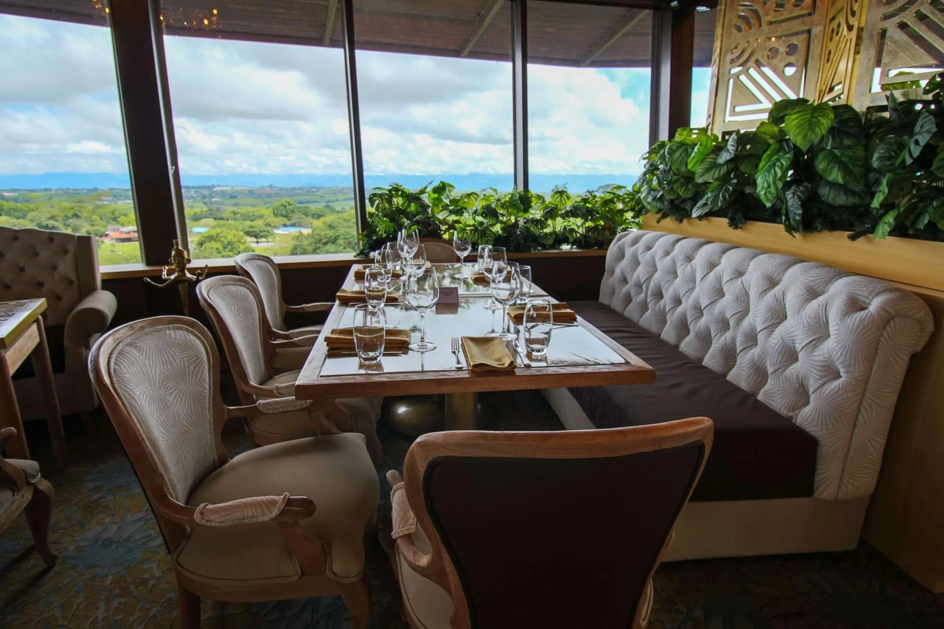 Restaurant/places to eat in Sonesta Hotel Pereira