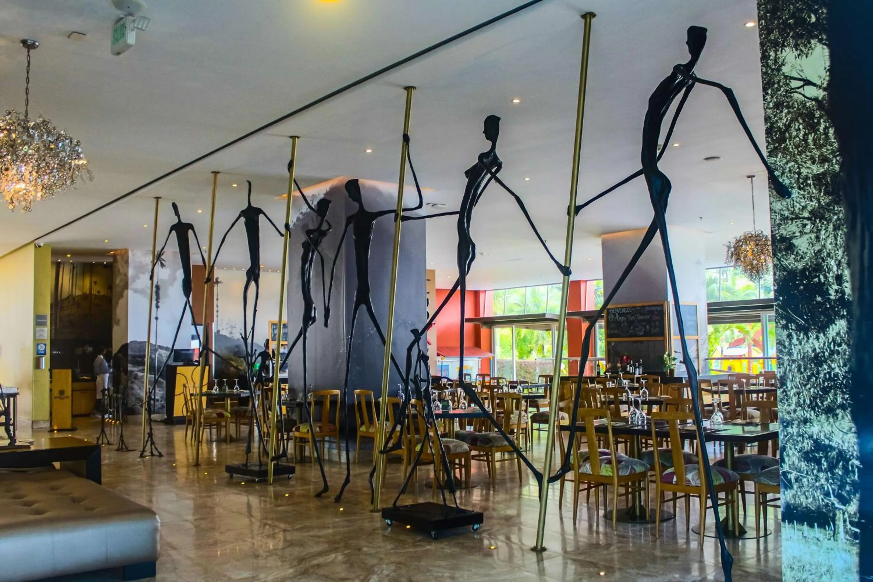 Restaurant/places to eat in Sonesta Hotel Pereira