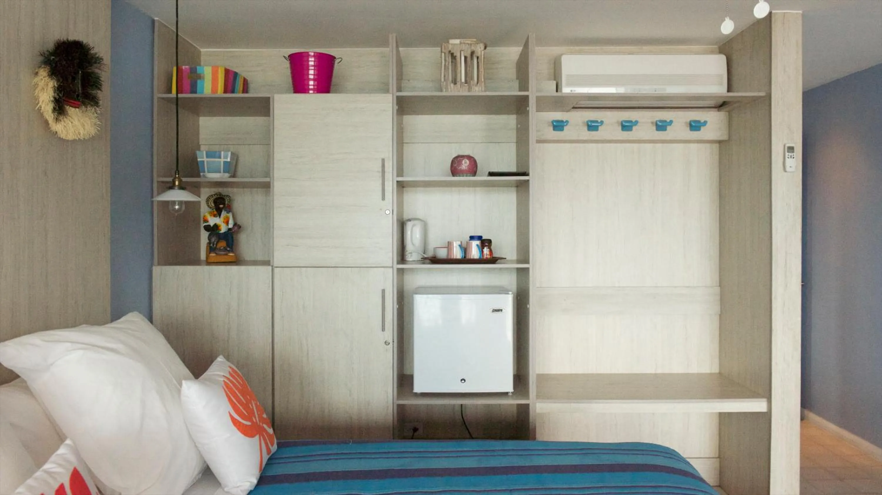 Coffee/tea facilities, Bed in Casa Congo & Casa Rayo Verde - Restaurante - Galeria de arte