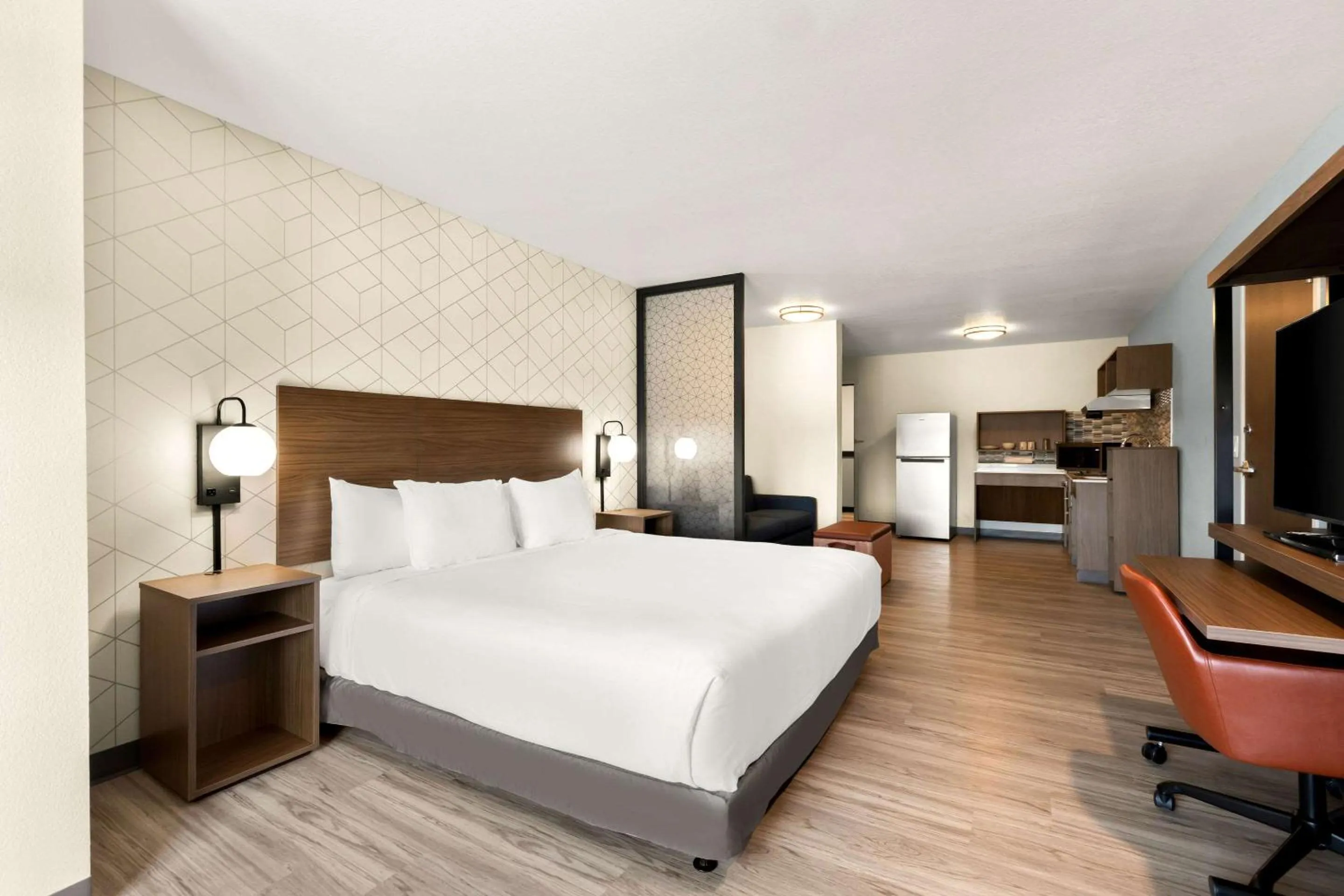 TV and multimedia, Bed in Everhome Suites Nampa Boise