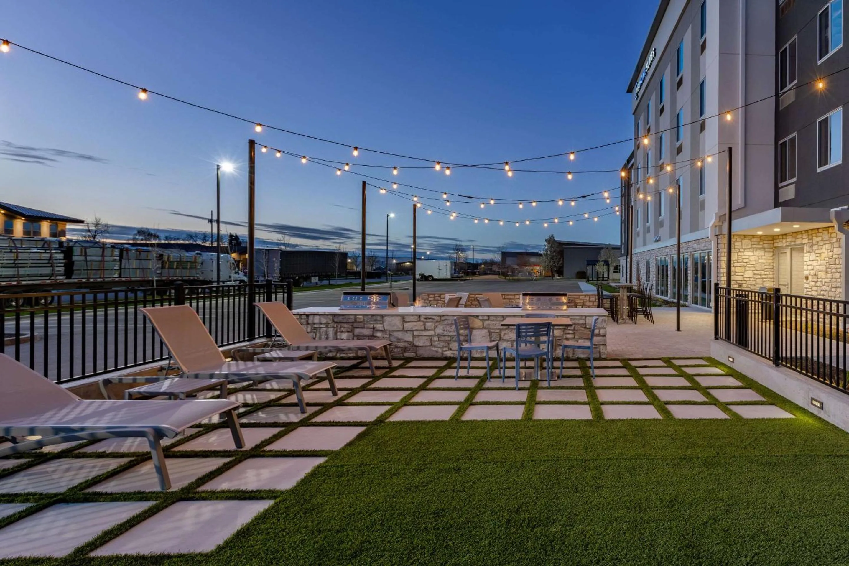 Property building in Everhome Suites Nampa Boise