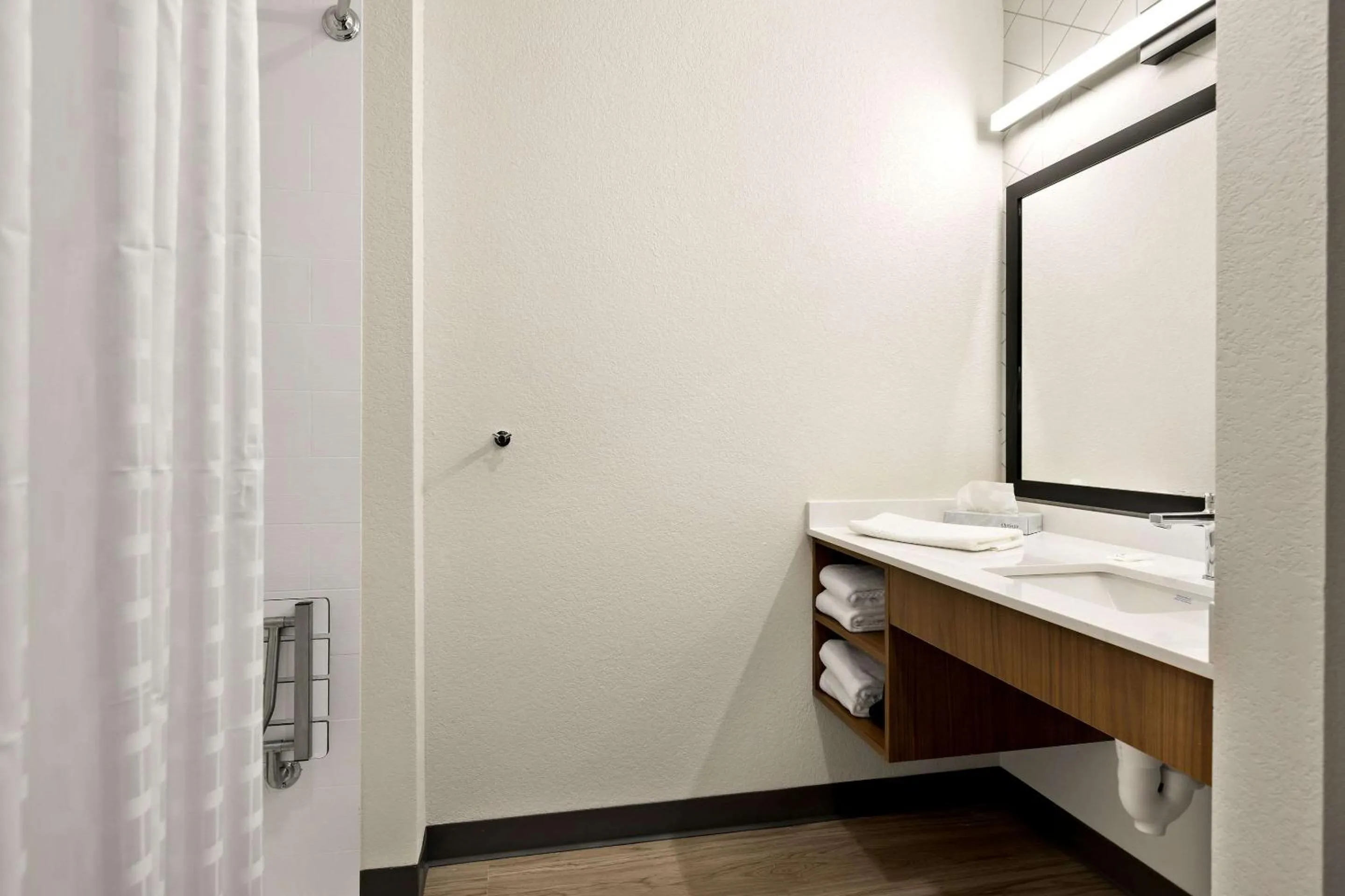 Bathroom in Everhome Suites Nampa Boise